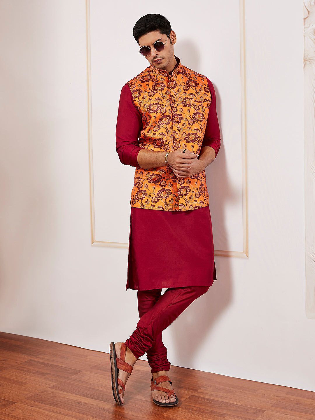 Men's Maroon Silk Blend Jacket,Kurta And Pyjama Set.