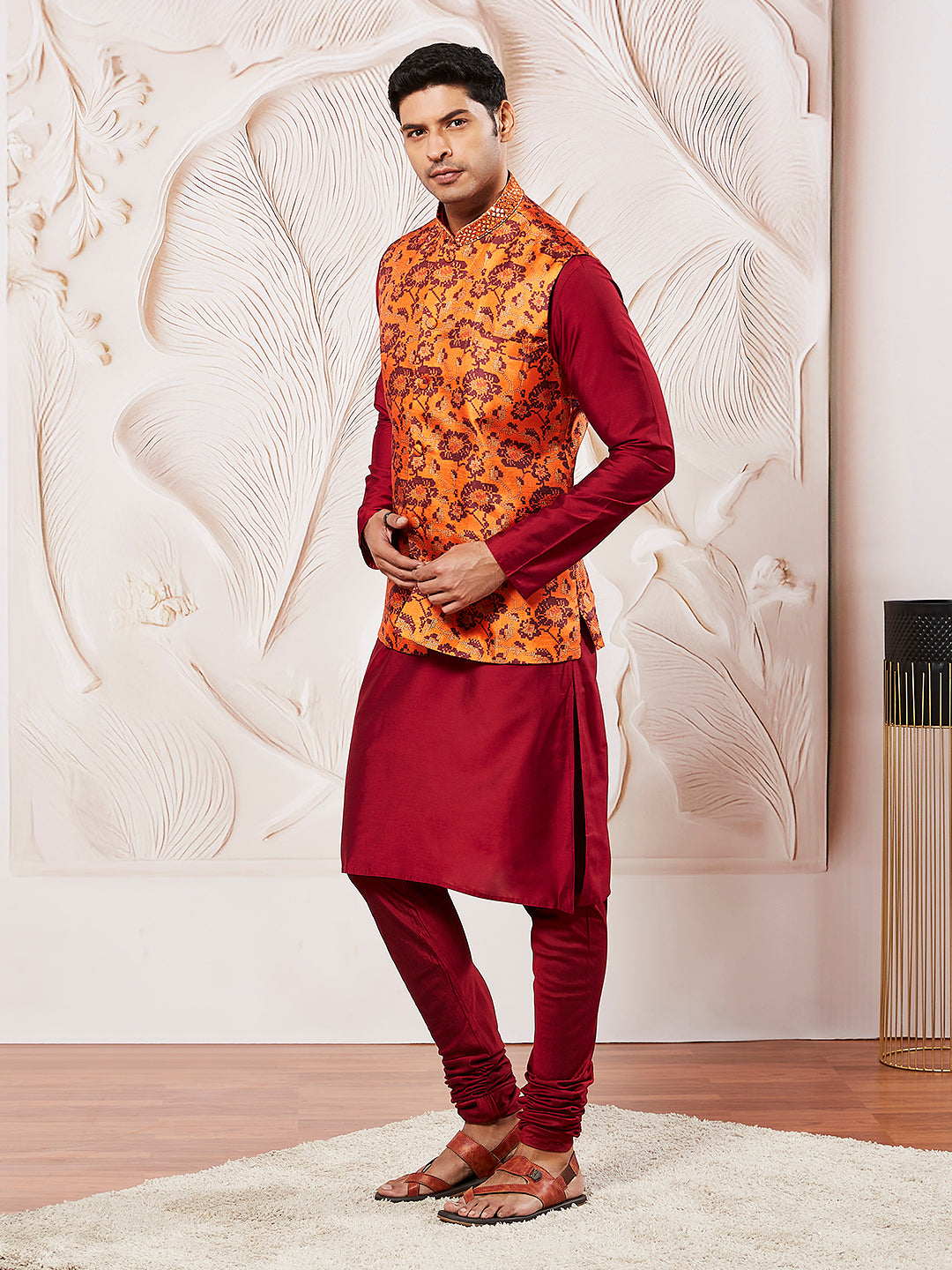 Men's Maroon Silk Blend Jacket,Kurta And Pyjama Set.