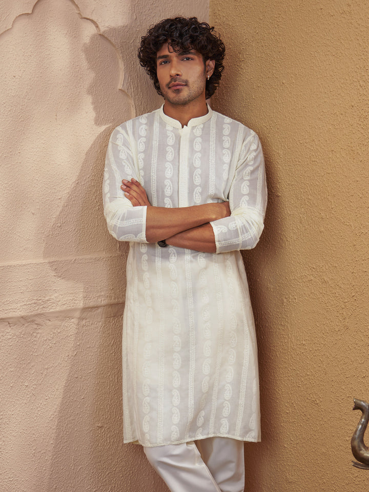 Vastramay Men Cream Cotton Chikankari Embroidered Kurta