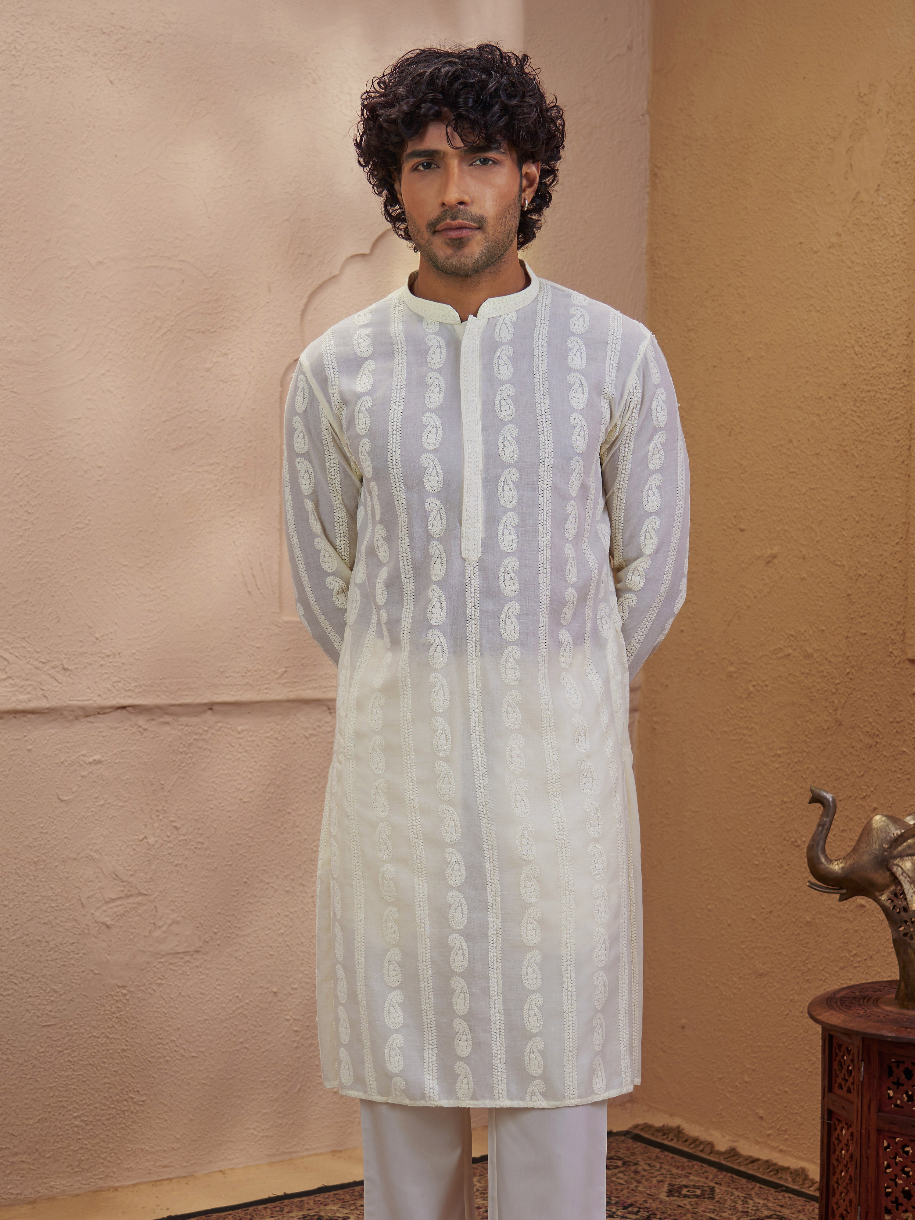 Vastramay Men Cream Cotton Chikankari Embroidered Kurta