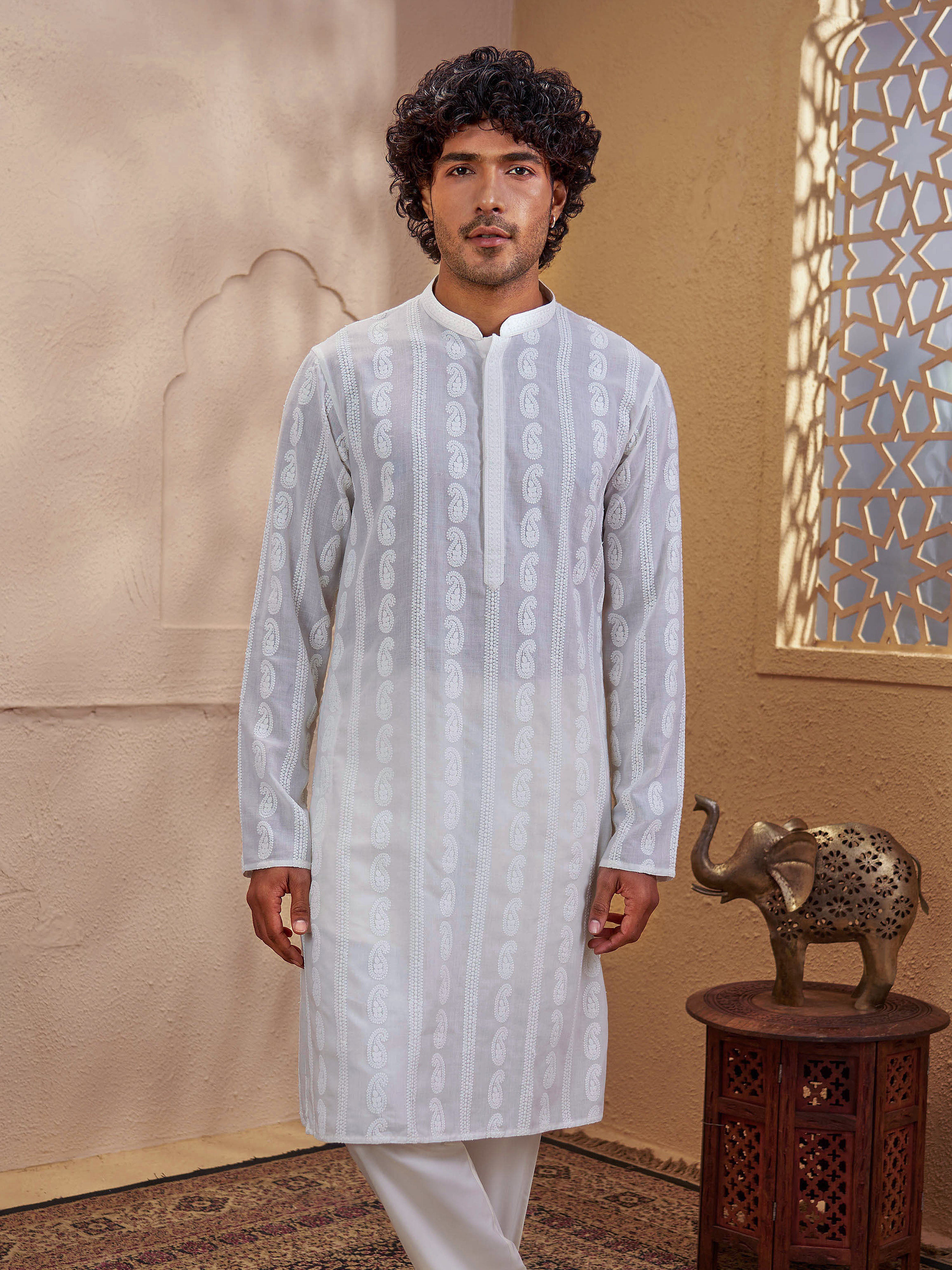 Vastramay Men Off White Cotton Chikankari Embroidered Kurta