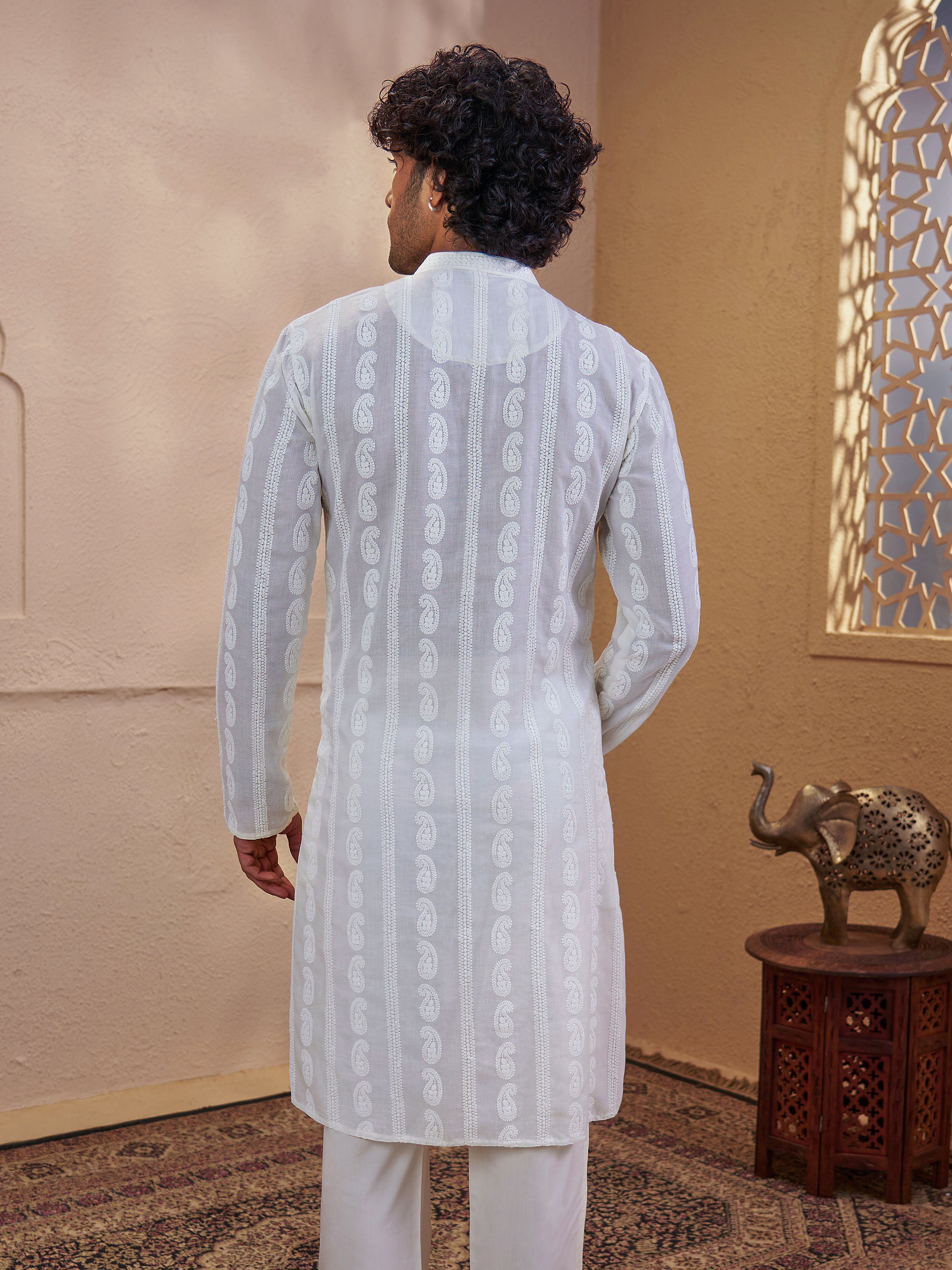 Vastramay Men Off White Cotton Chikankari Embroidered Kurta