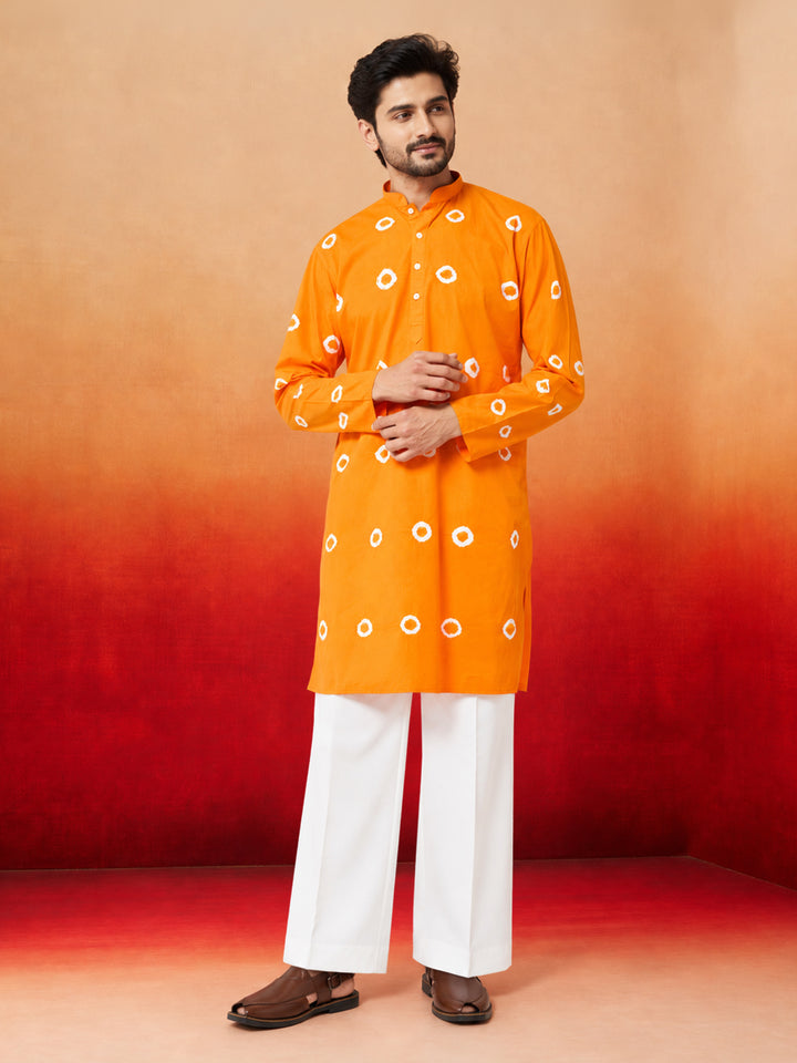 Vastramay Men Orange Bandhani Printed Kurta with White Cotton Wide-Leg Pant