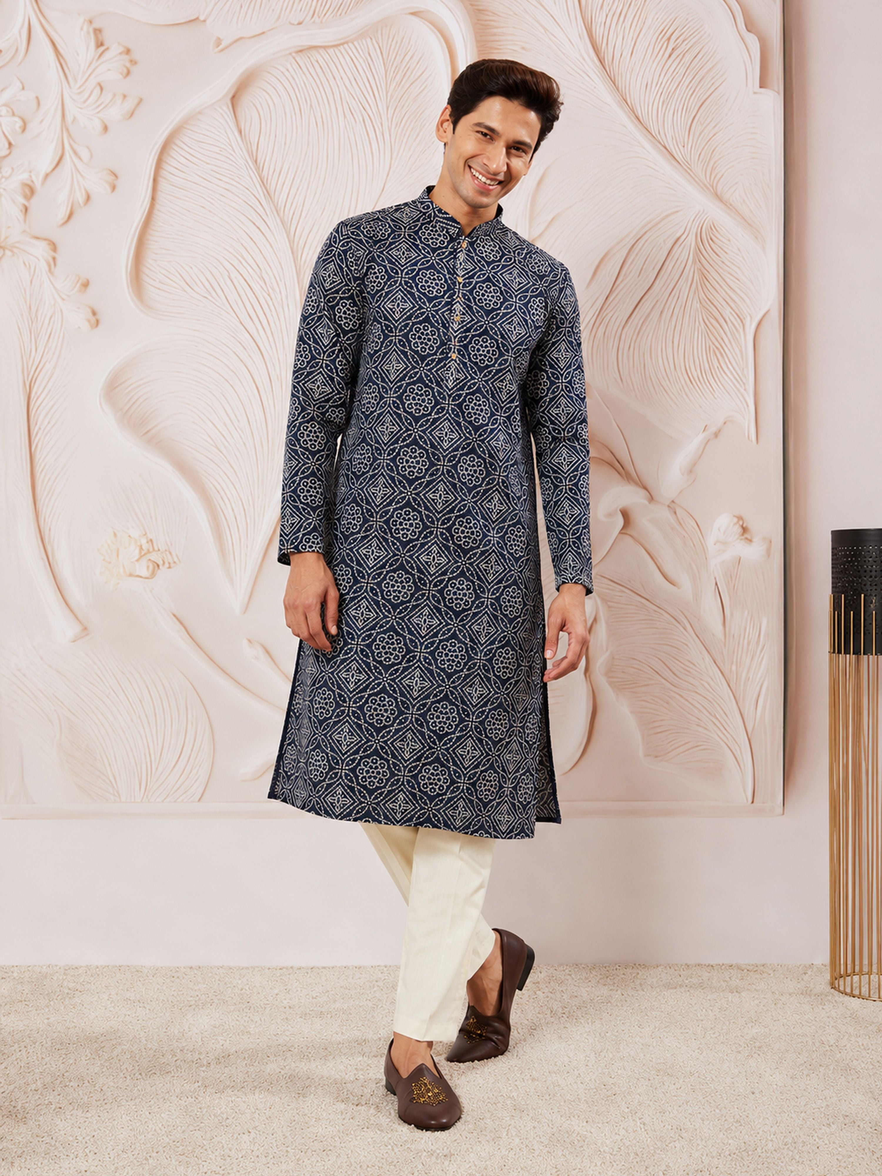 Men's Navy Blue Rayon Digital Print Knee Length Kurta with Pyjama
