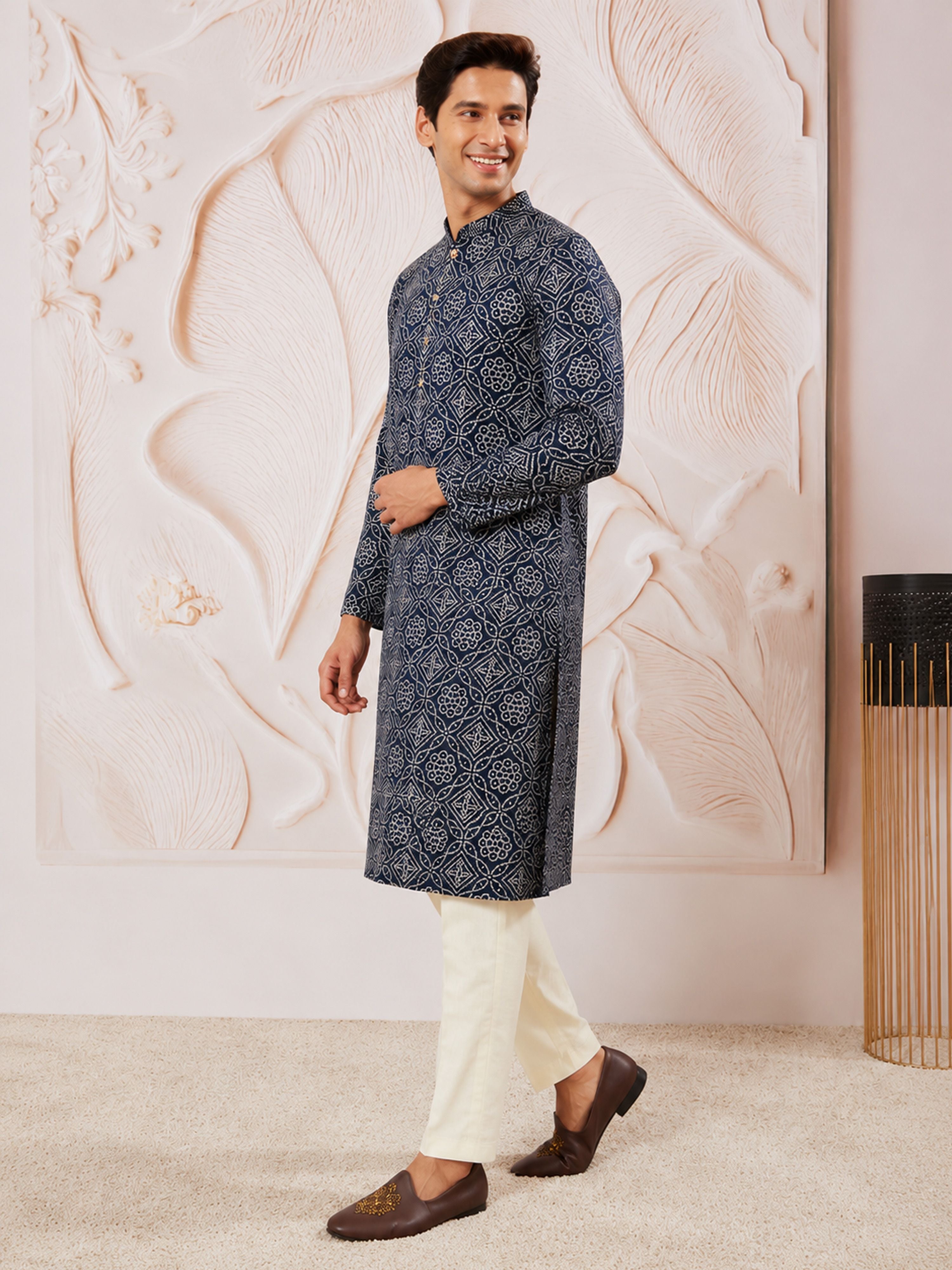 Men's Navy Blue Rayon Digital Print Knee Length Kurta with Pyjama