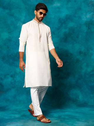 VASTRAMAY Men's Cream And White Cotton Blend Kurta Pyjama Set