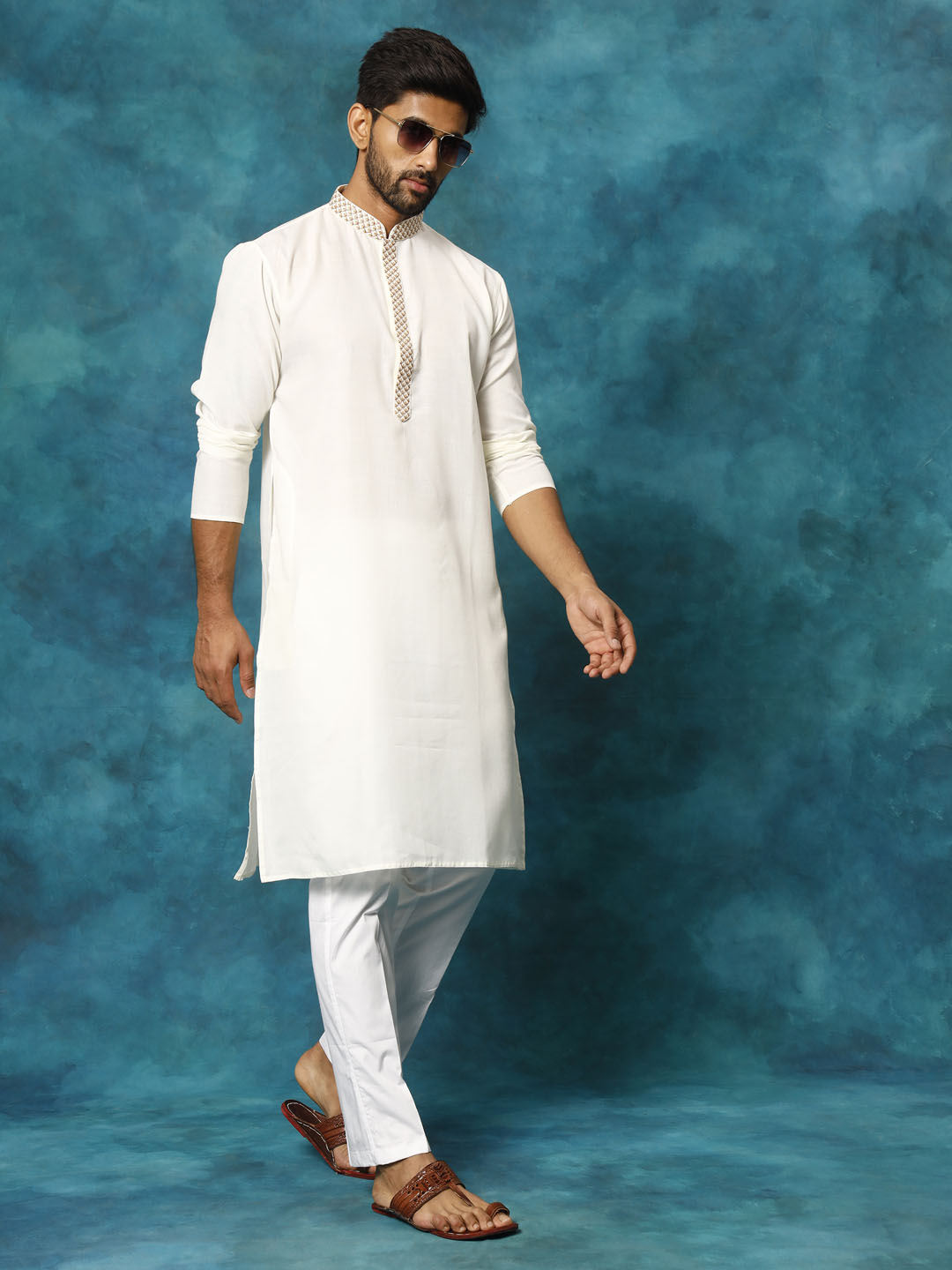 Men's Cream And White Cotton Blend Kurta Pyjama Set