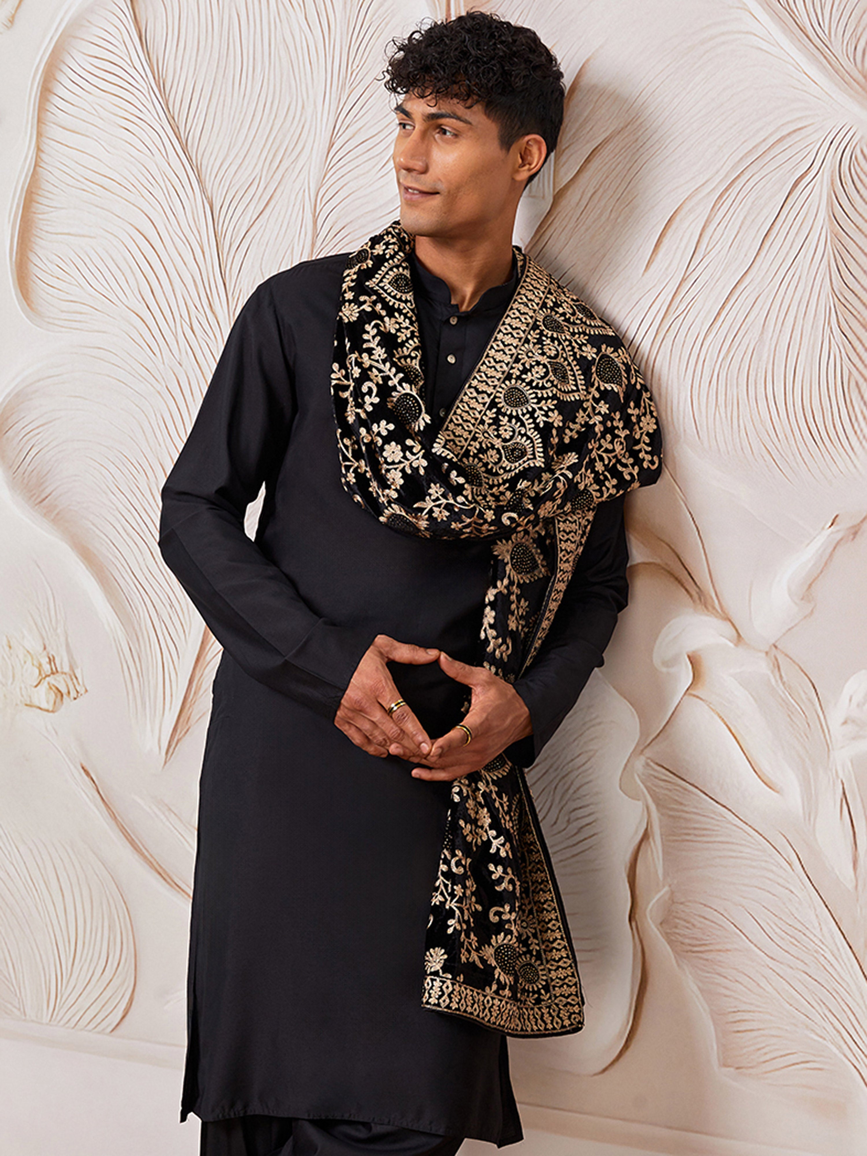Men's Black Solid Silk Blend Kurta with Velvet Thread Embroidery Dupatta Set