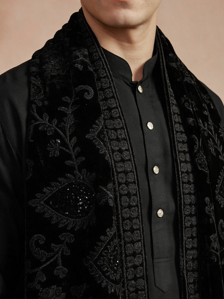 Men Black Solid Silk Blend Kurta with Pyjama &amp; Embroidered Velvet Dupatta Set