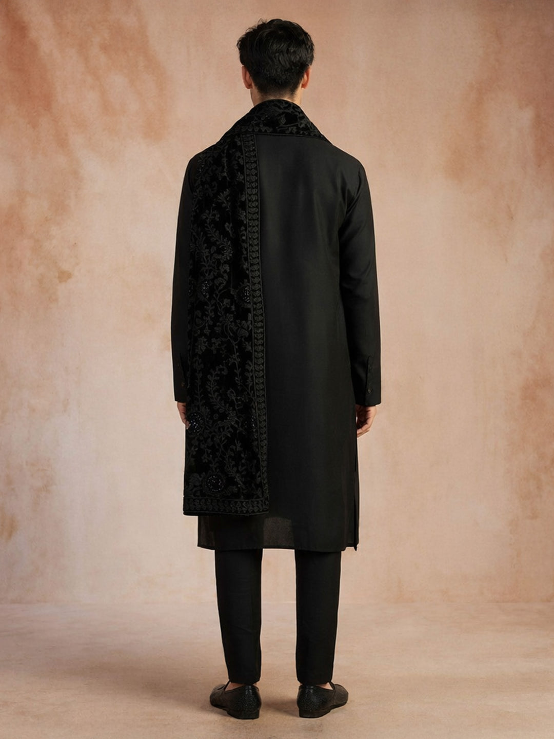 Men Black Solid Silk Blend Kurta with Pyjama &amp; Embroidered Velvet Dupatta Set