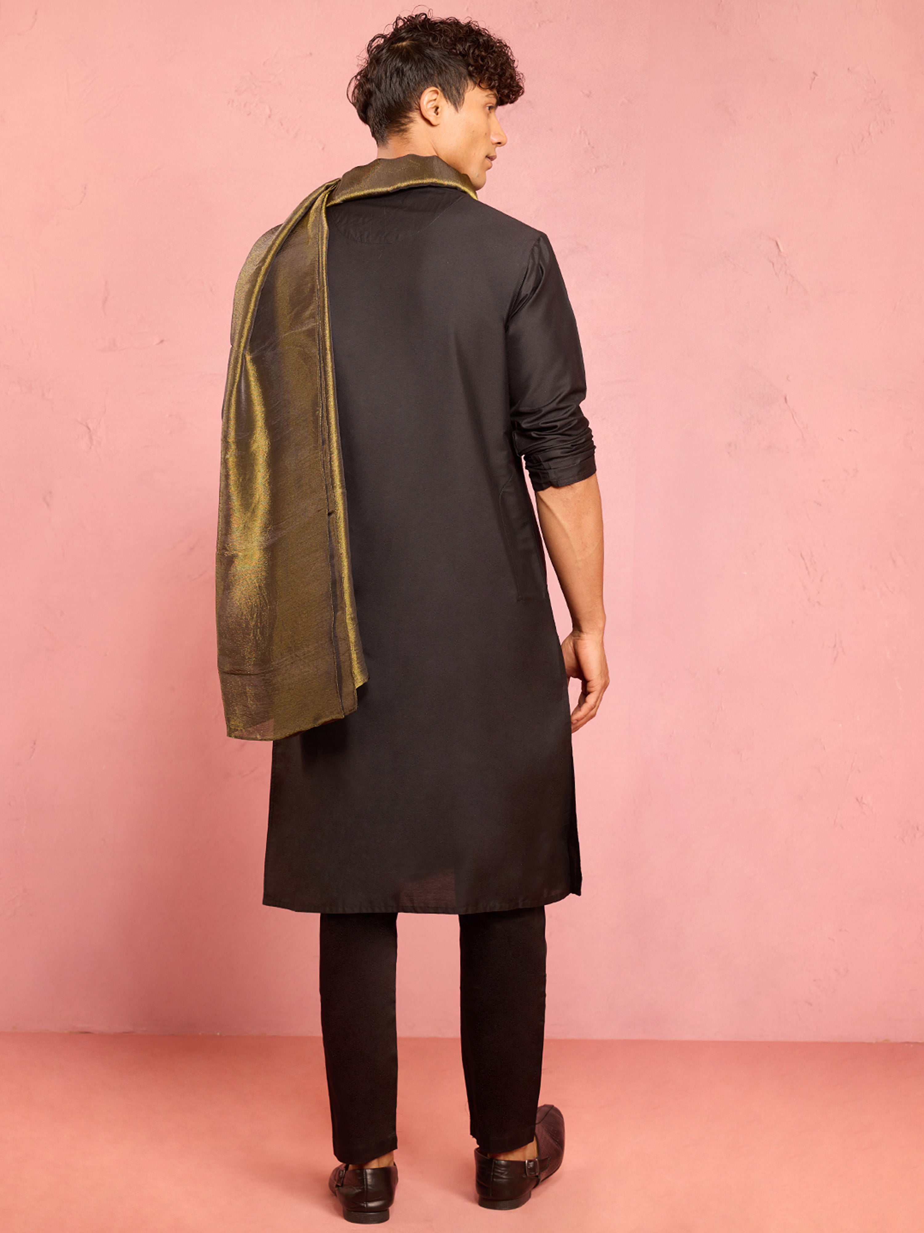 Men's Black Silk Blend Kurta with Pant Pyjama & Mehendi Green Dupatta Set