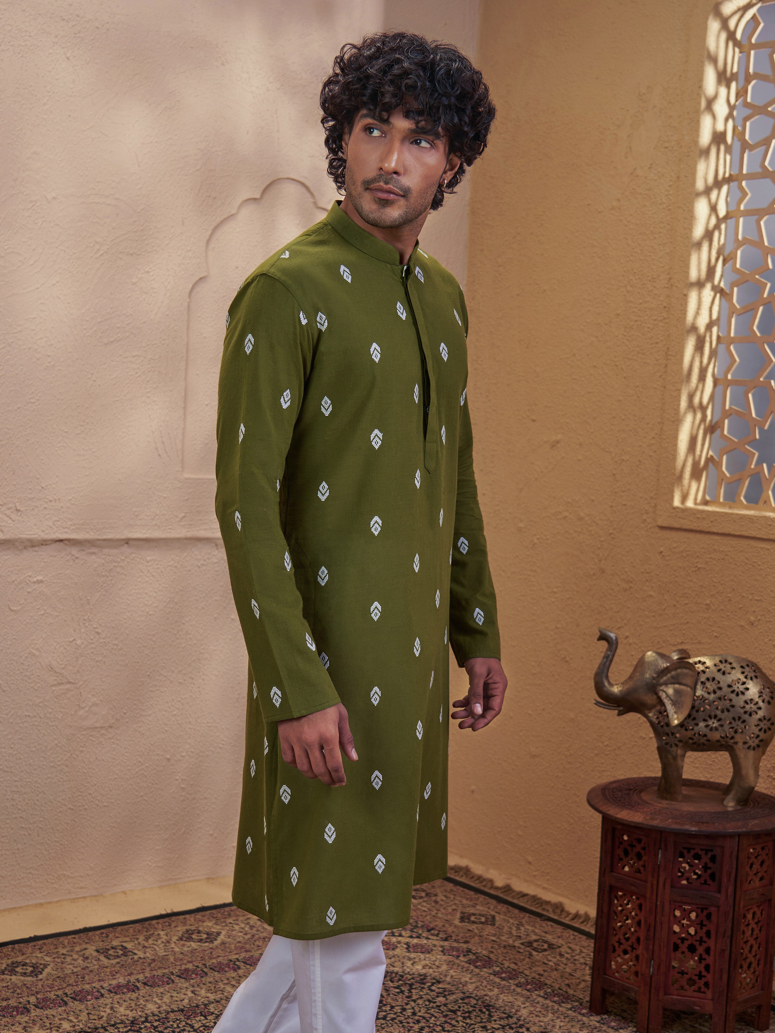 Vastramay Men Green Cotton Jacquard Ikkat Print Chikankari Embroidered Kurta
