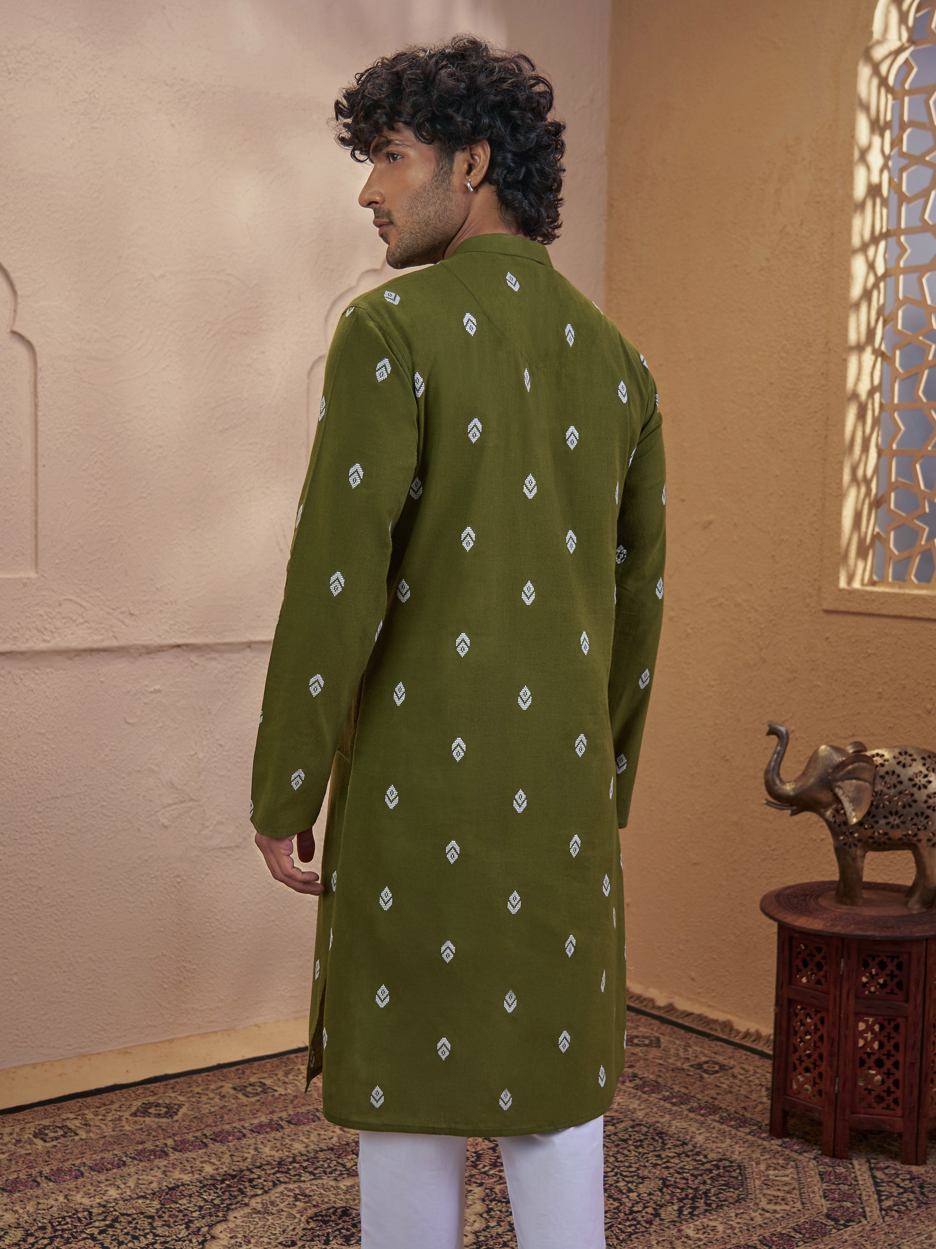 Vastramay Men Green Cotton Jacquard Ikkat Print Chikankari Embroidered Kurta