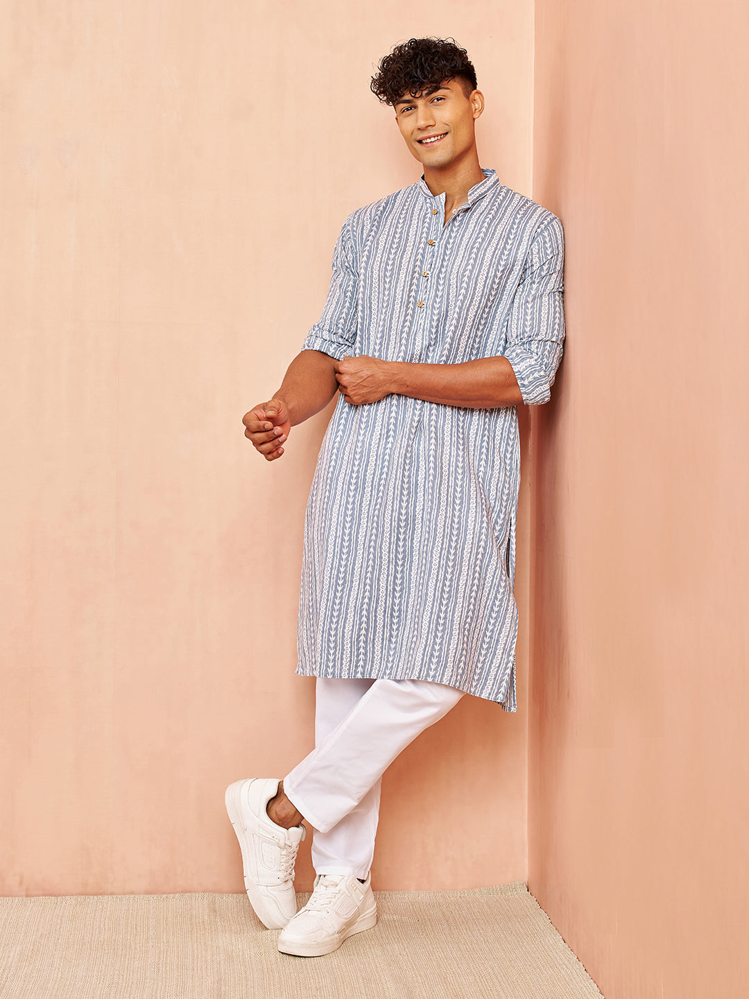Men's Grey And White Batik Printed Kurta