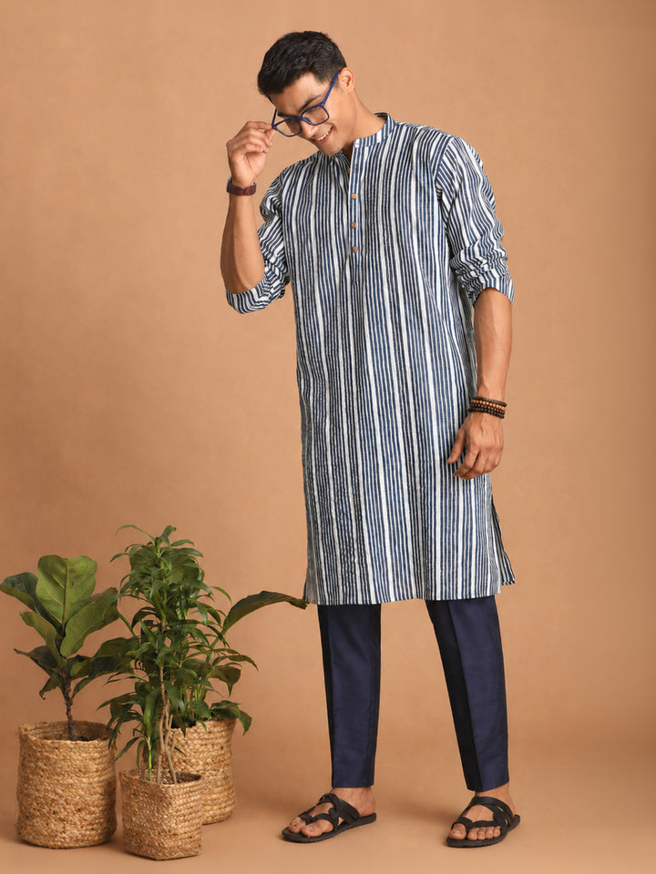 Men Blue Kantha Geometry &amp; Indigo Print Cotton Kurta with Navy Blue Pant Set