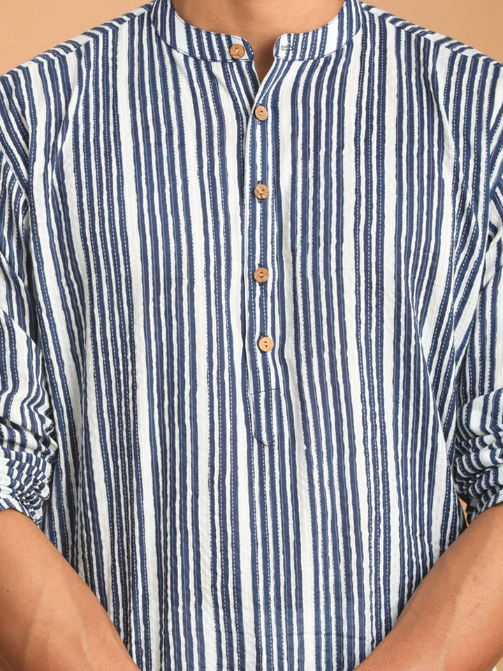 Men Blue Kantha Geometry &amp; Indigo Print Cotton Kurta with Navy Blue Pant Set