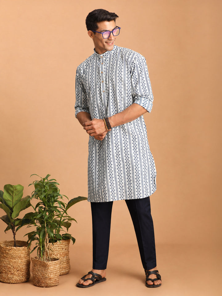 Men Blue Kantha &amp; Ethnic Motif Screen Print Cotton Kurta with Navy Blue Solid Cotton Pant Set