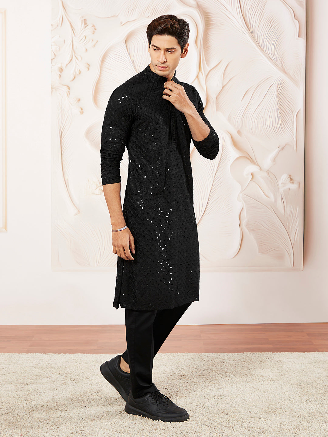 Men's Black Cotton Blend Kurta And Pyjama Set