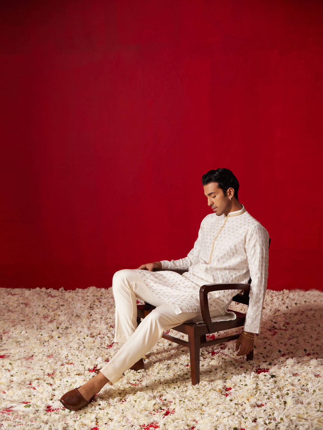 Me's Cream Silk Blend Jacquard Kurta With Pant Set