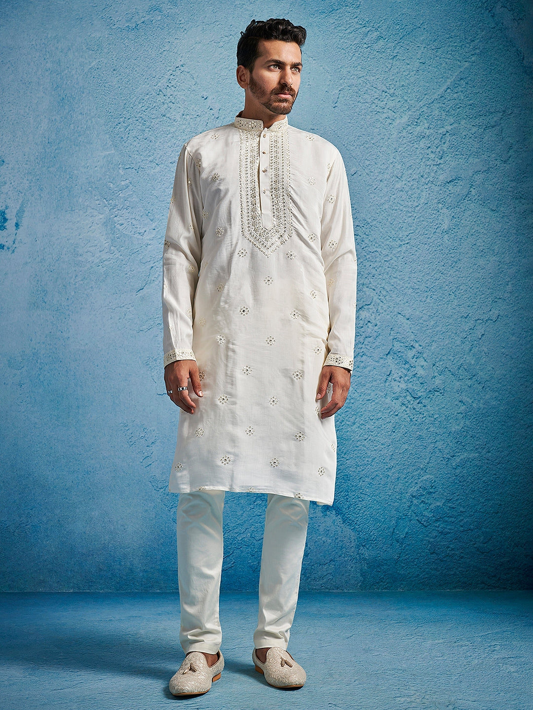 Men's Off-White Silk-Blend Geometry Thigh Length Kurta Pant Set with Pyjama