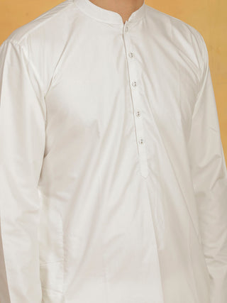 VASTRAMAY Men's Off White Cotton Silk Kurta