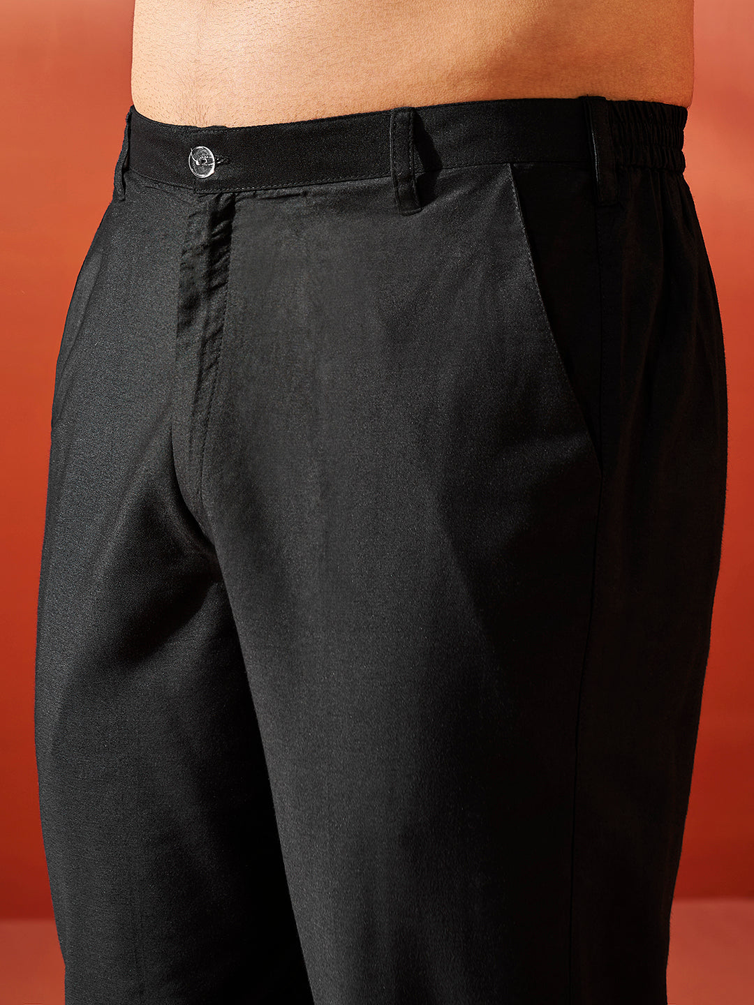 Men's Black Silk Blend Kurta And Pyjama Set.