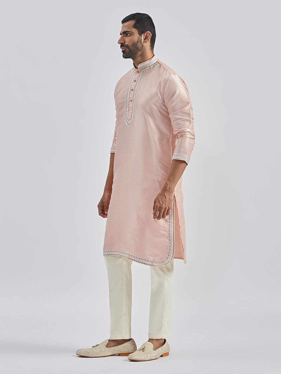 Men's Peach Silk Blend Kurta And Pyjama Set.