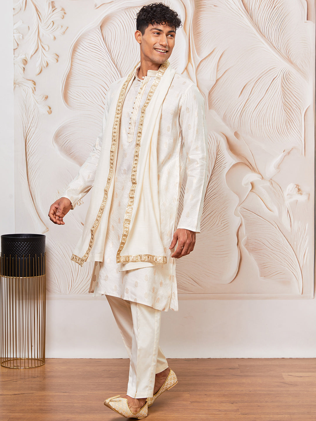 Men's Cream Gold Jacquard Zari Kurta with Pyjama and Lace Border Dupatta Set