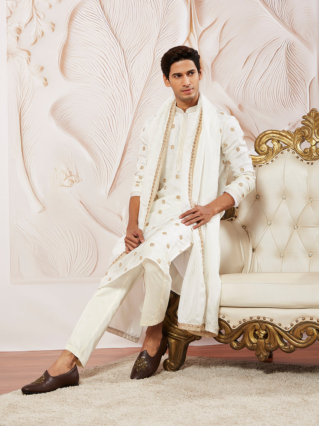 Men's White Tissue Silk Kurta Pyjama And Dupatta Set