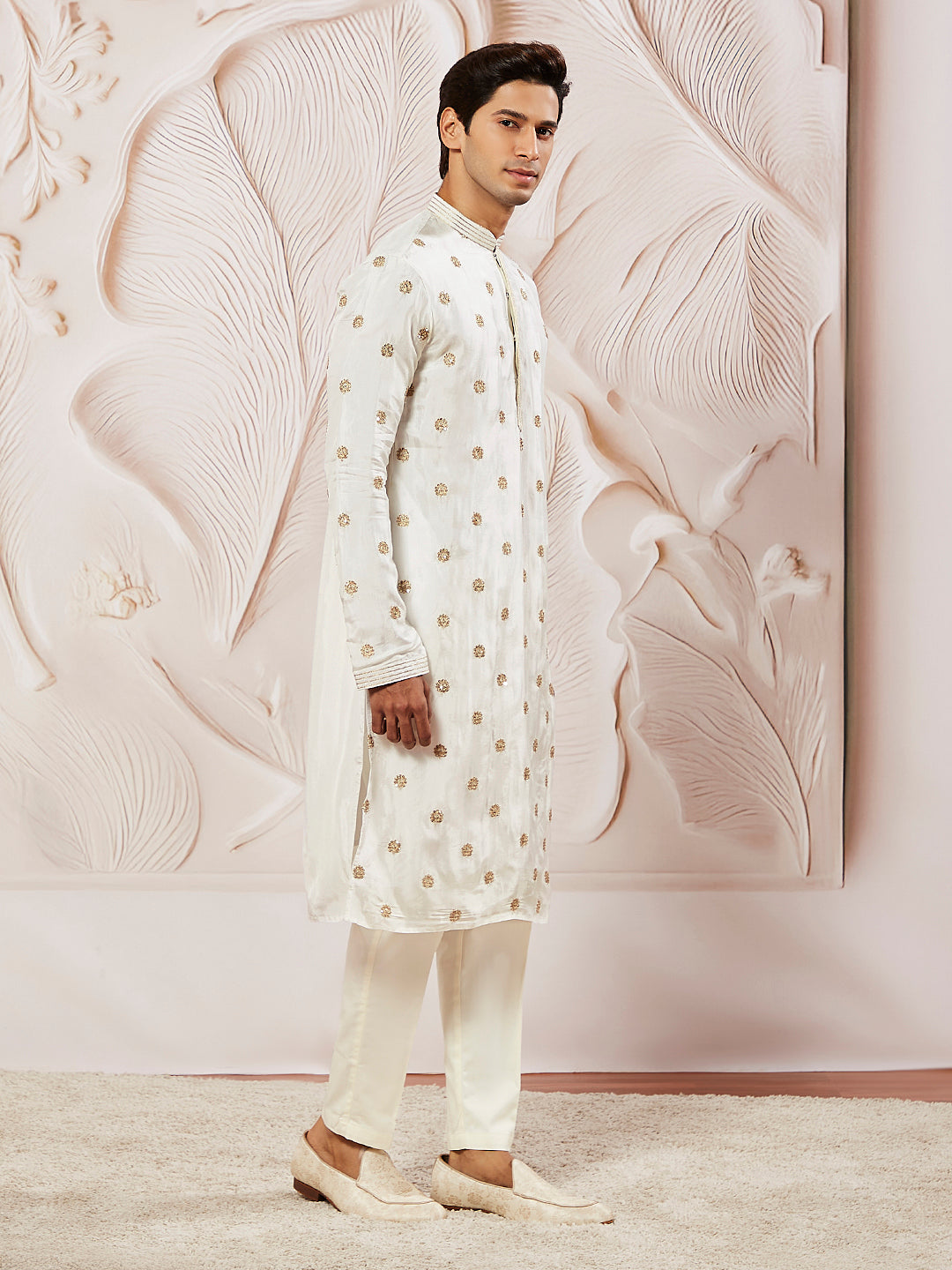 Men's White Tissue Silk Kurta Pyjama And Dupatta Set