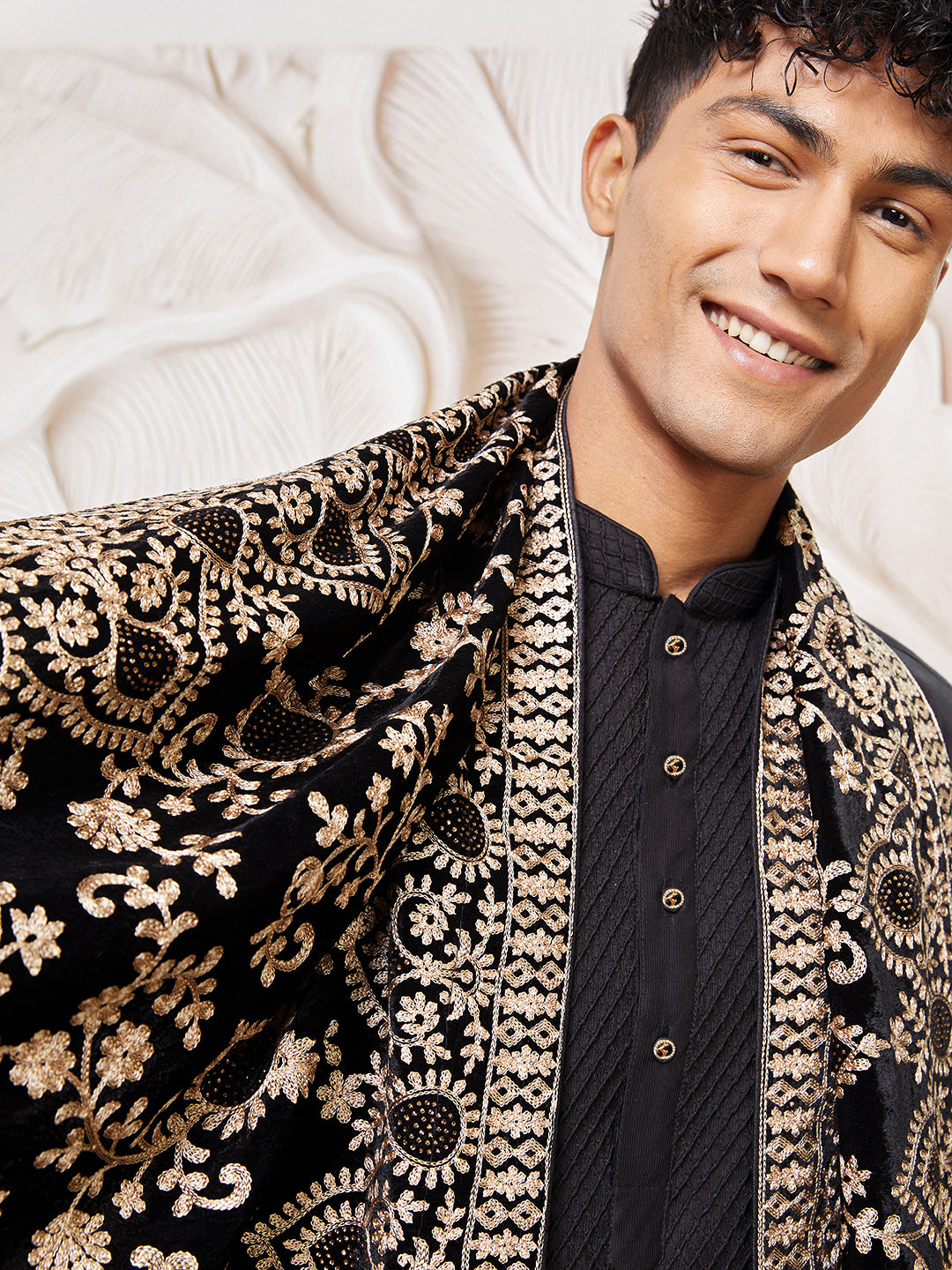Men's Black Silk Blend Kurta,Pyjama And Dupatta Set.