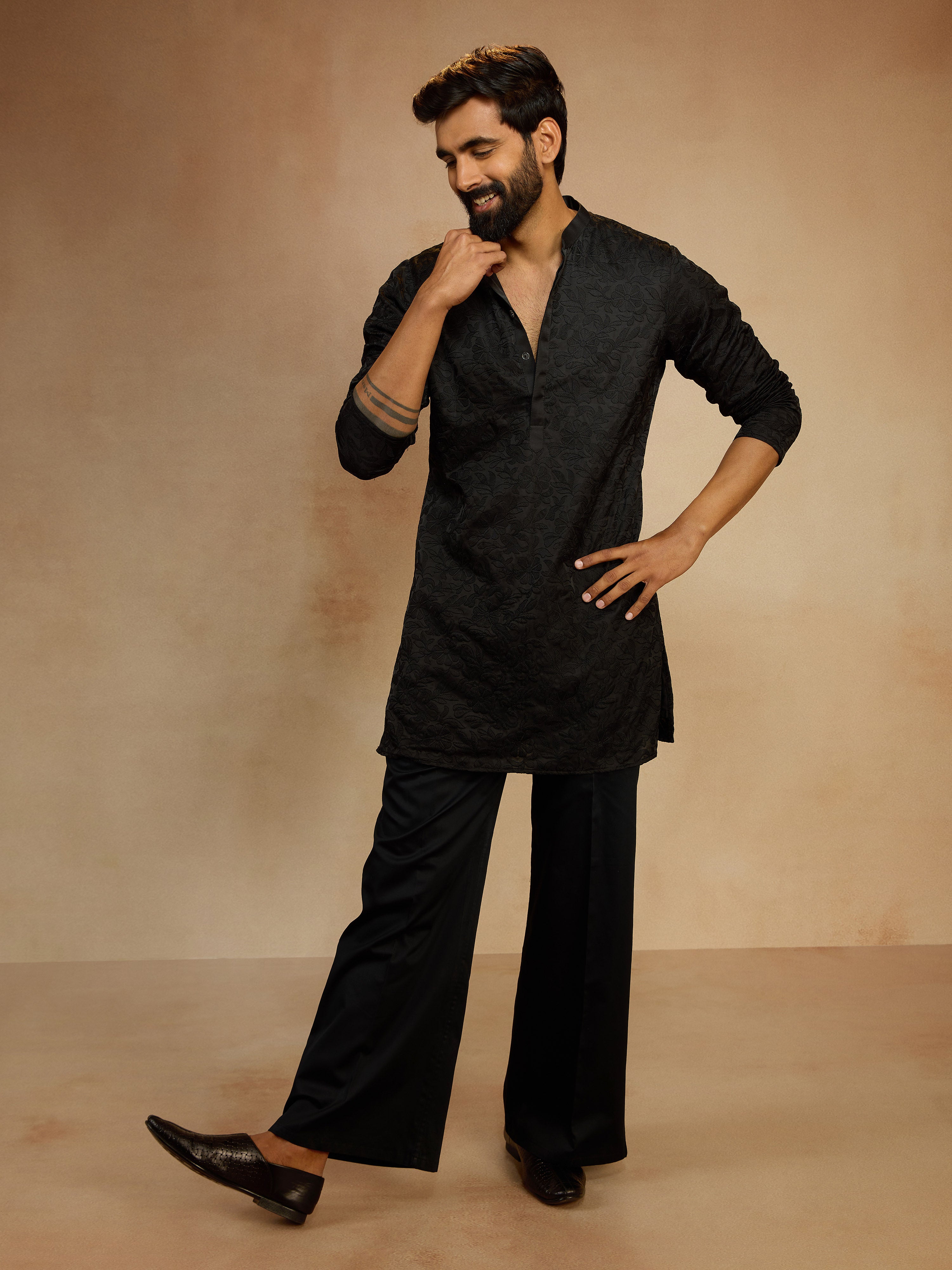 Men's Black Silk Thread Embroidered Floral Full Sleeve Long Kurta