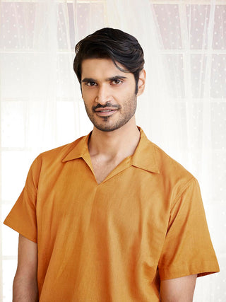 VASTRAMAY Men's Dusty Saffron Cotton Short Kurta