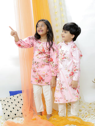 VASTRAMAY Pink Cotton Blend Floral Print Kurta Pyjama Sibling Set