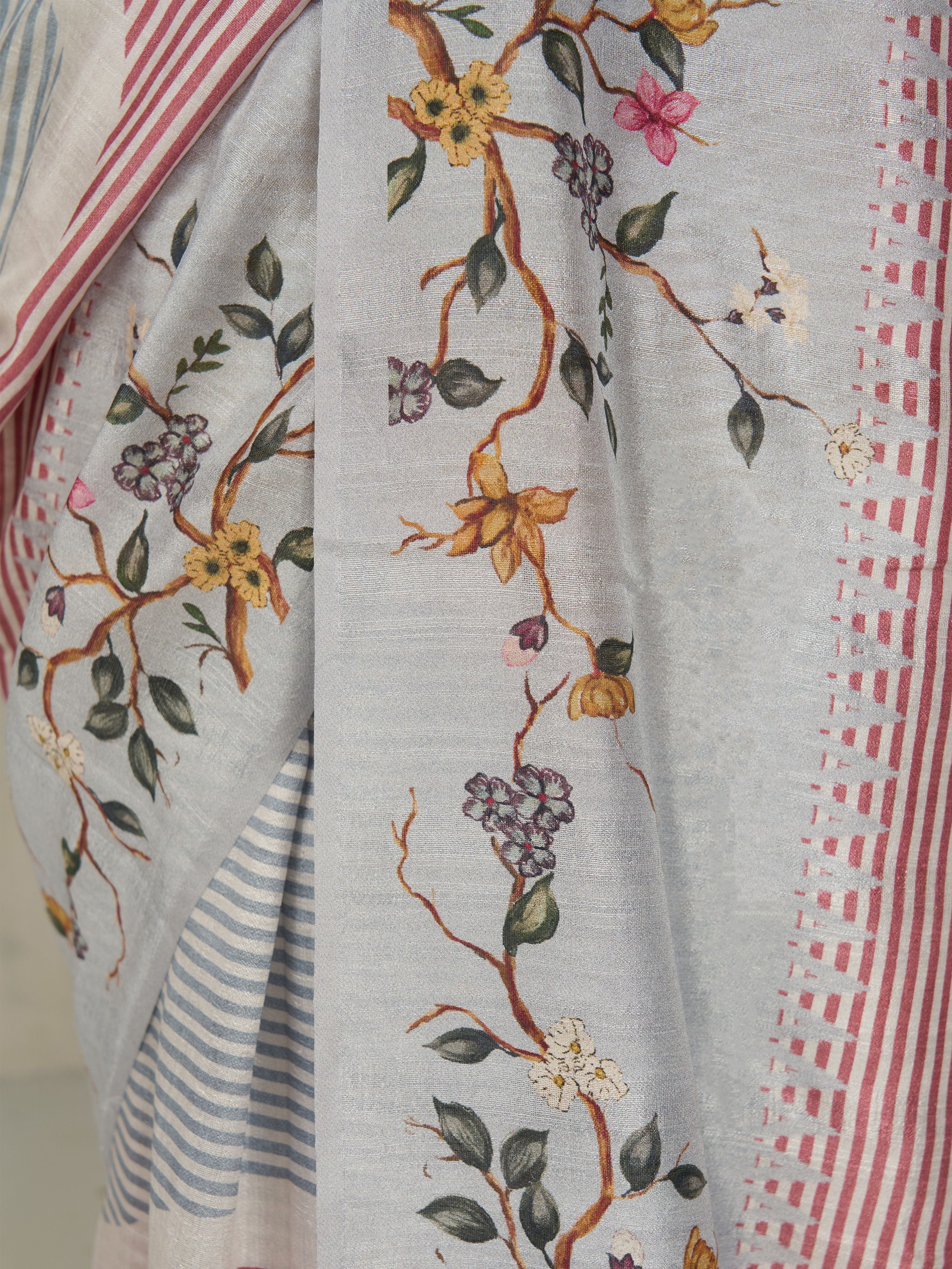 Women's Multicolor Silk-Blend Floral Print Saree With Unstitched Blouse Piece