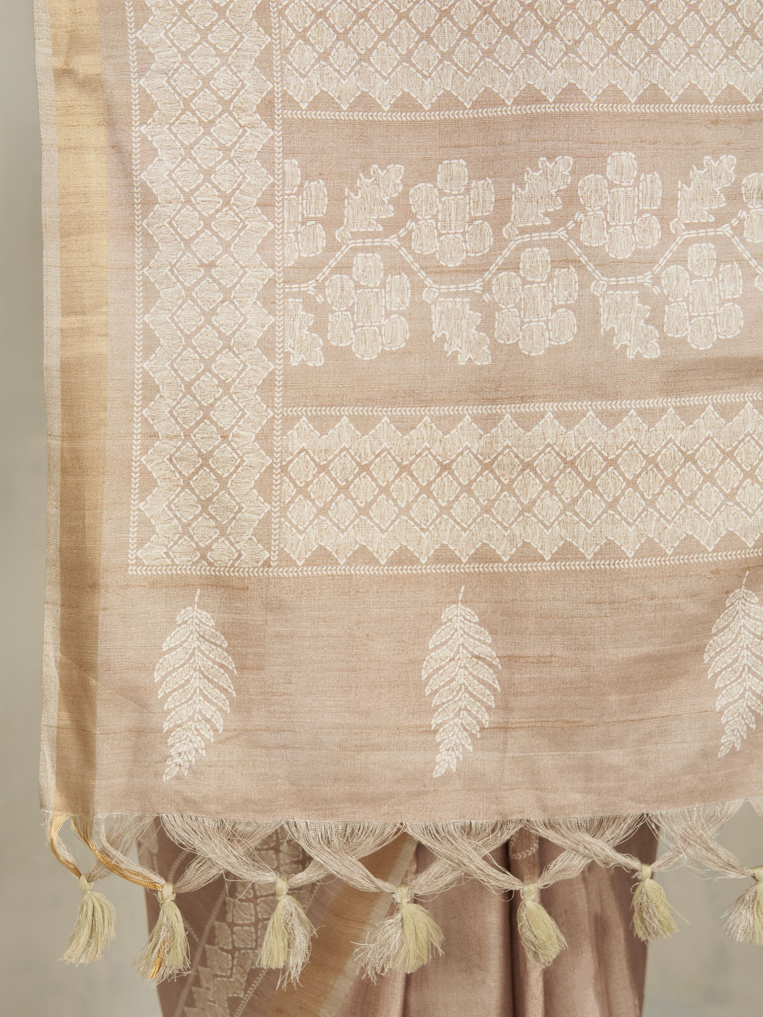 Women's Beige Silk-Blend Self Design Saree With Unstitched Blouse Piece