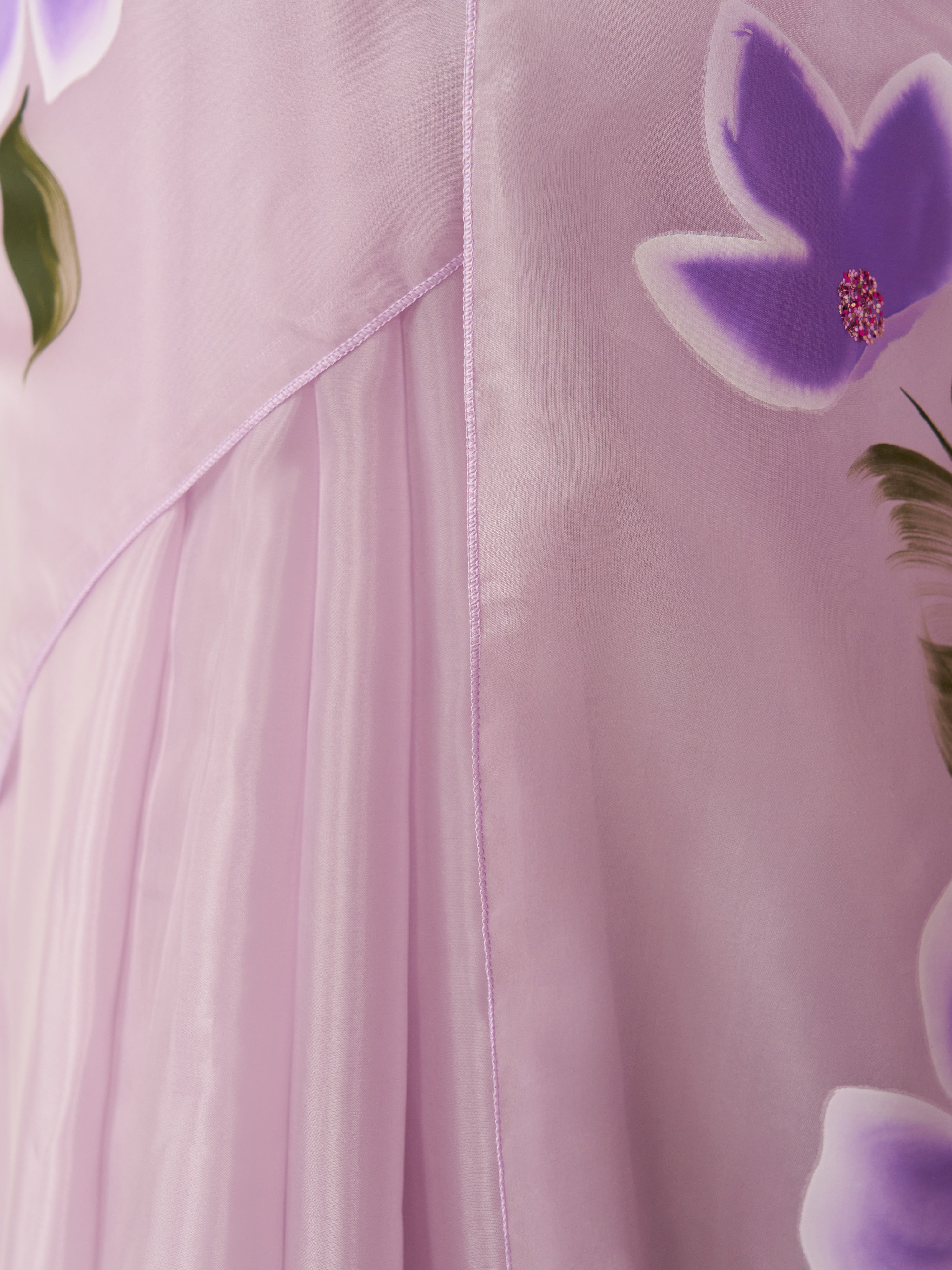 Women's Purple  Floral Saree with Unstitched Blouse Piece