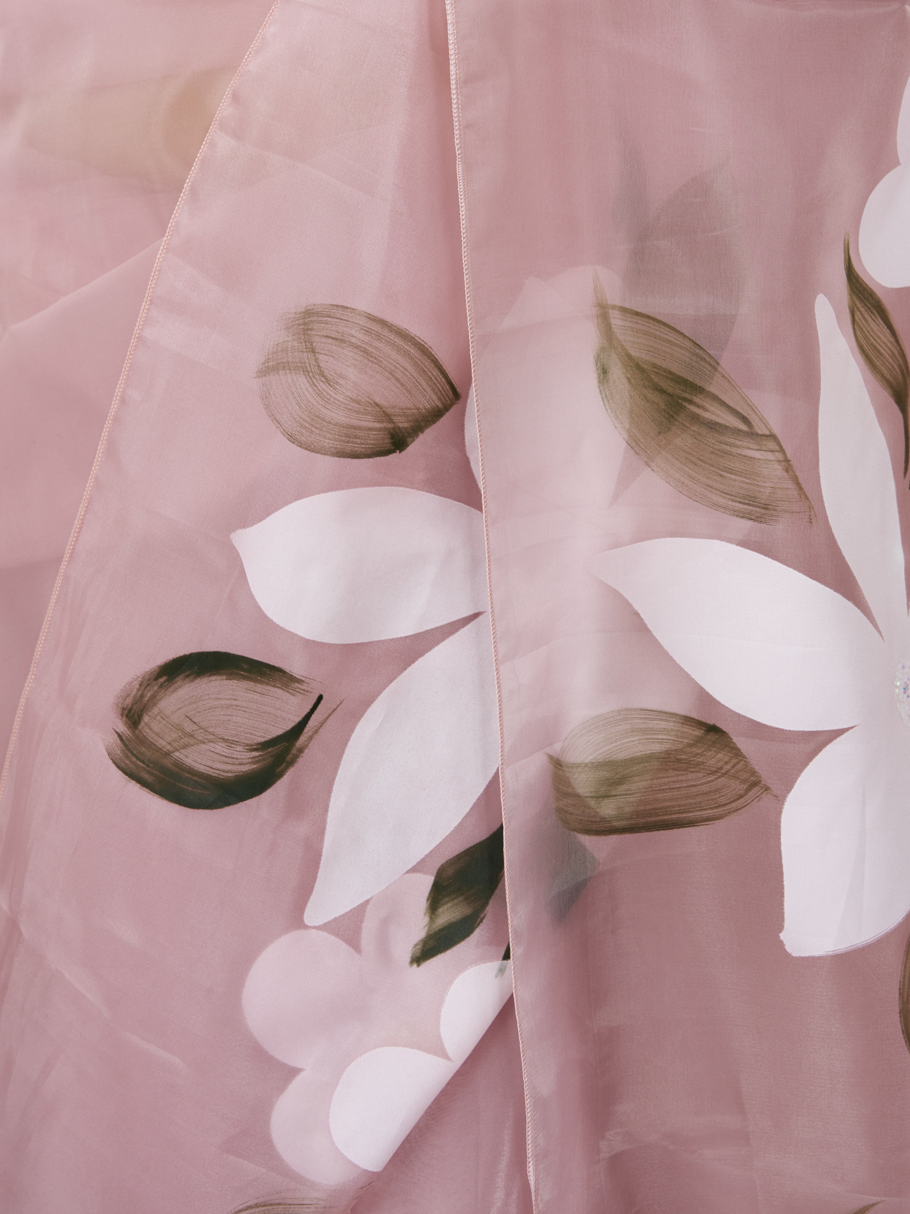Women's Pink  Floral Saree with Unstitched Blouse Piece