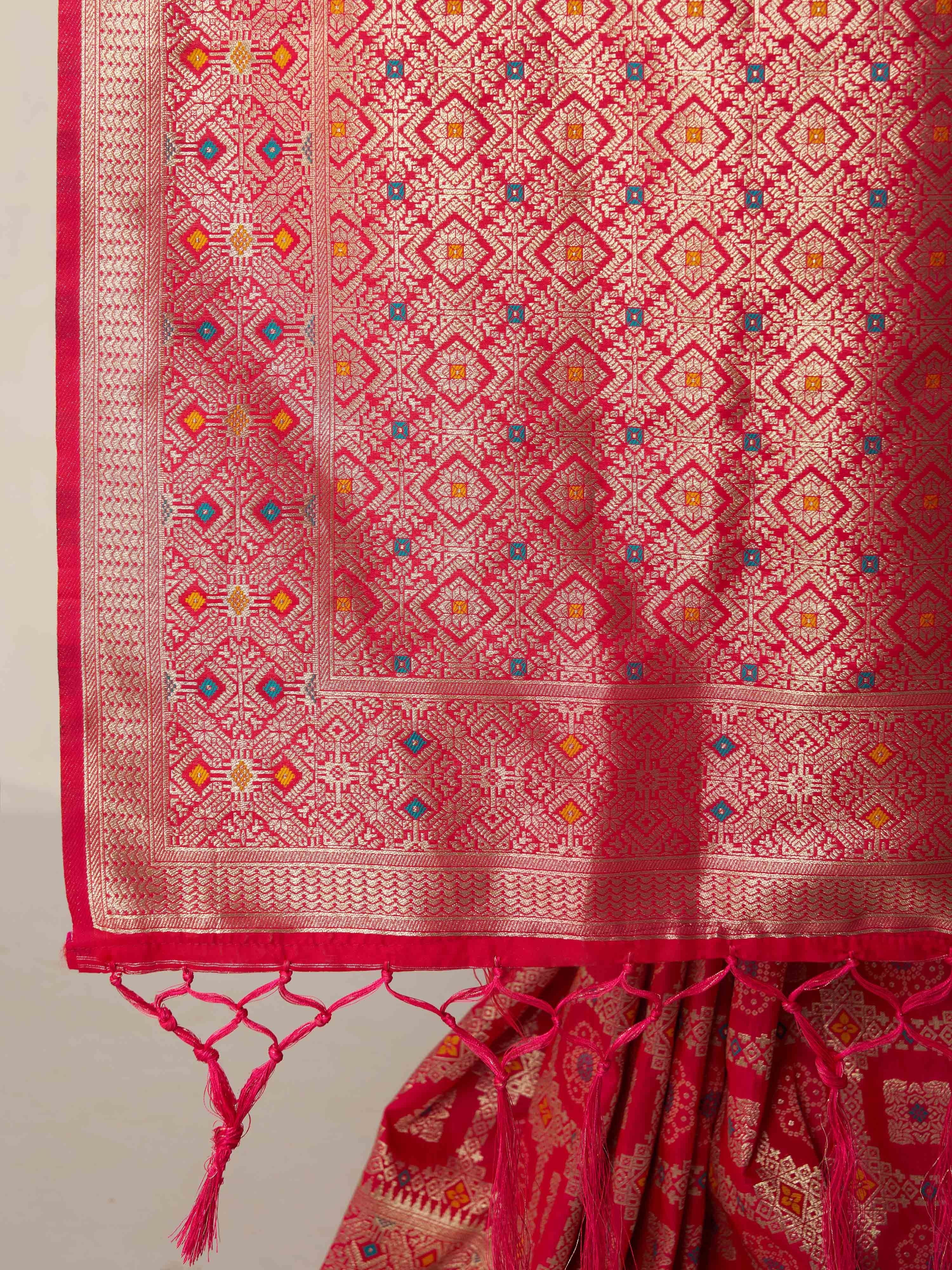 Women's Fuchsia Cotton-Silk Geometric Print Saree With Unstitched Blouse Piece