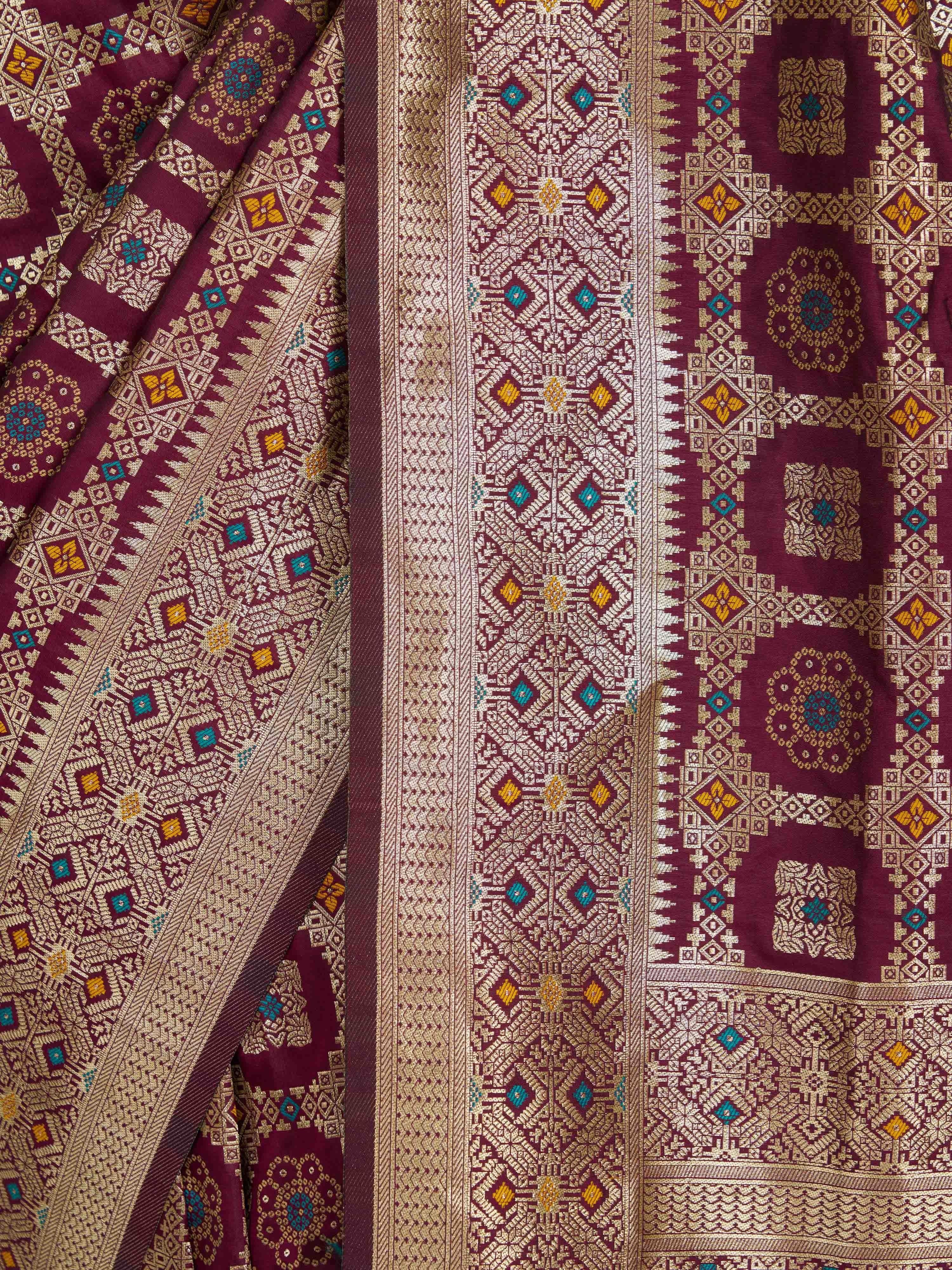 Women's Purple Cotton-Silk Geometric Print Saree With Unstitched Blouse Piece