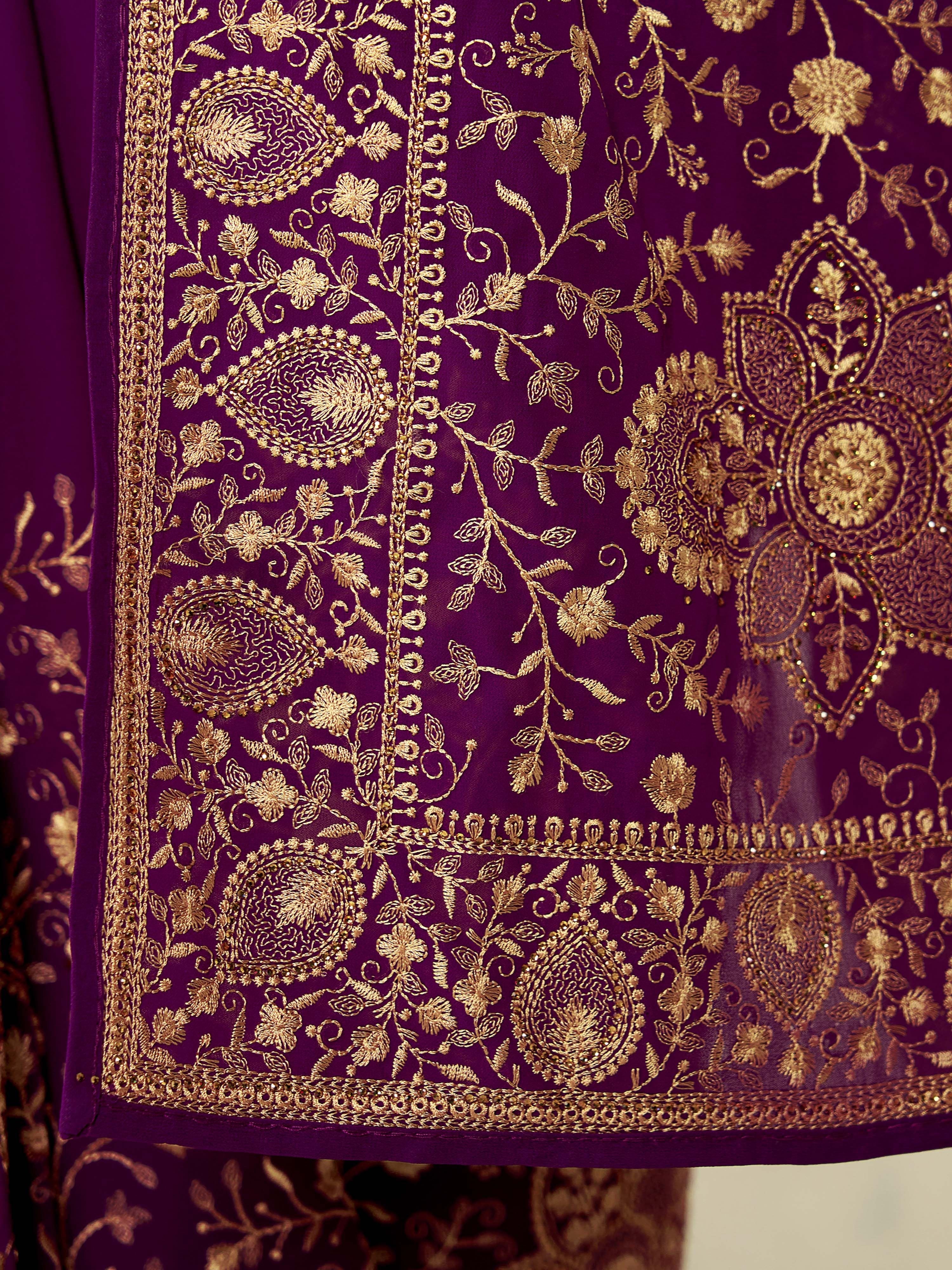 Women's Purple Georgette Floral Print Saree With Unstitched Blouse Piece