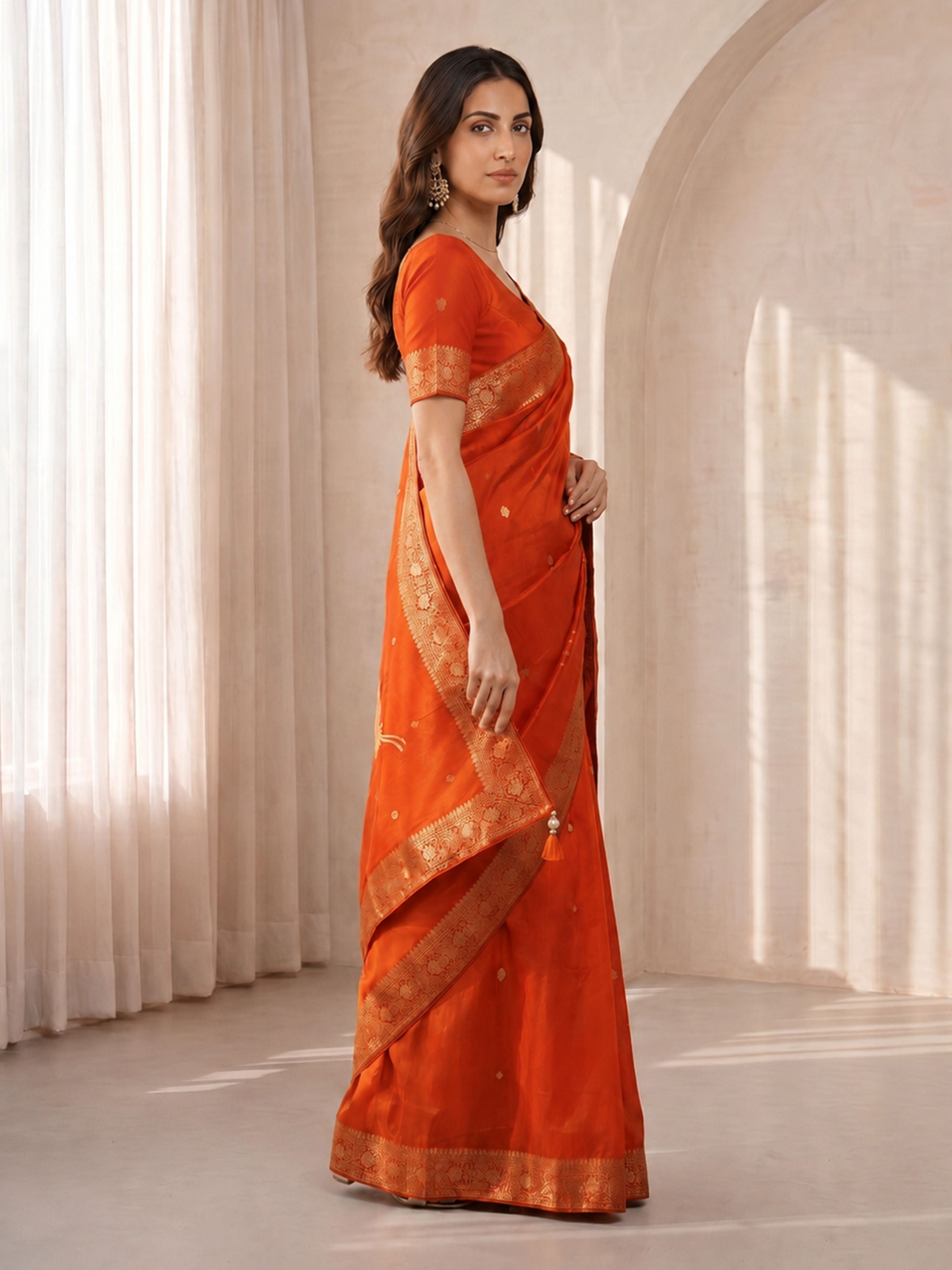 Women's Orange Silk-Blend Bandhni Saree With Unstitched Blouse Piece