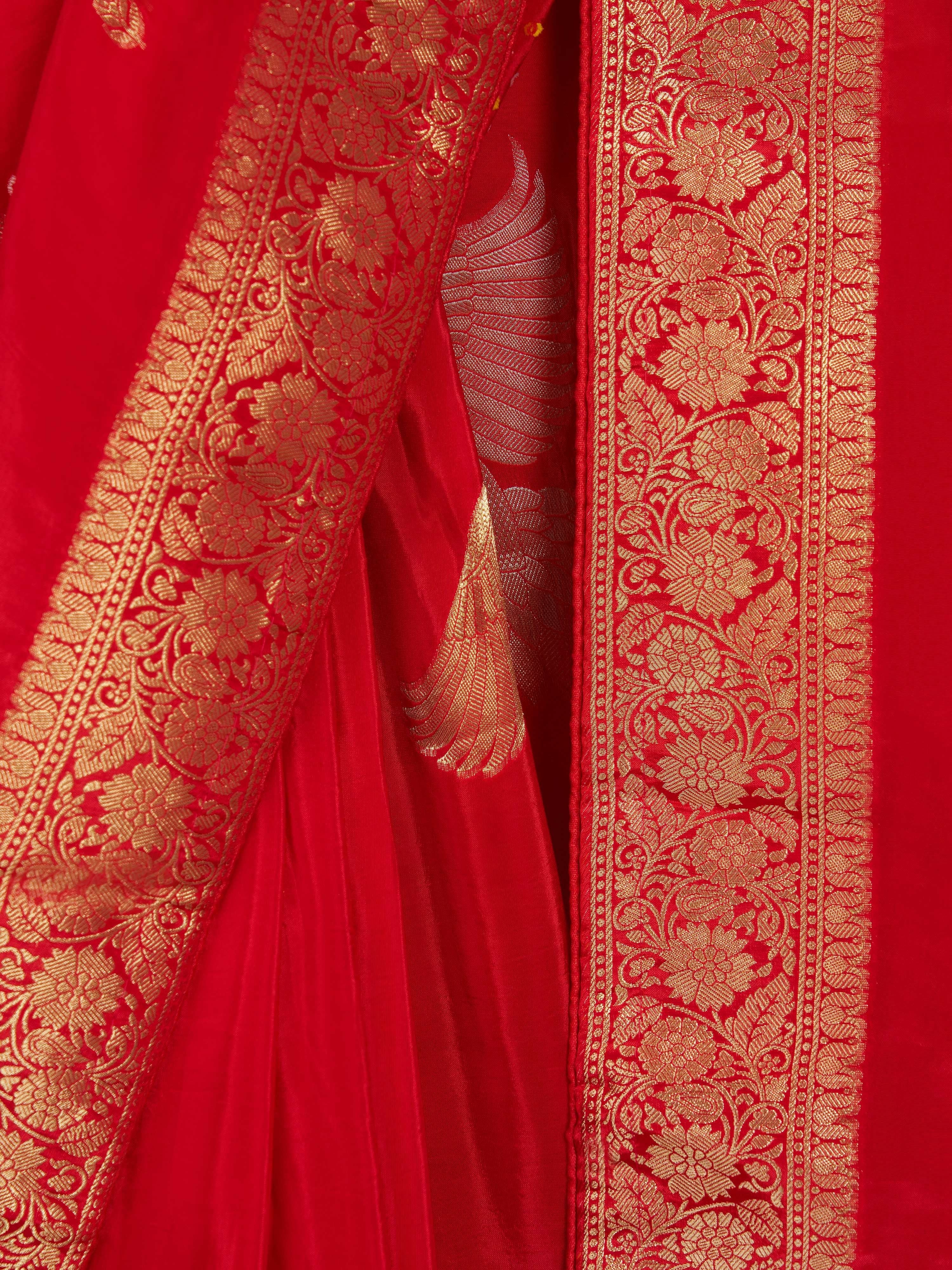 Women's Red Silk-Blend Bandhni Saree With Unstitched Blouse Piece