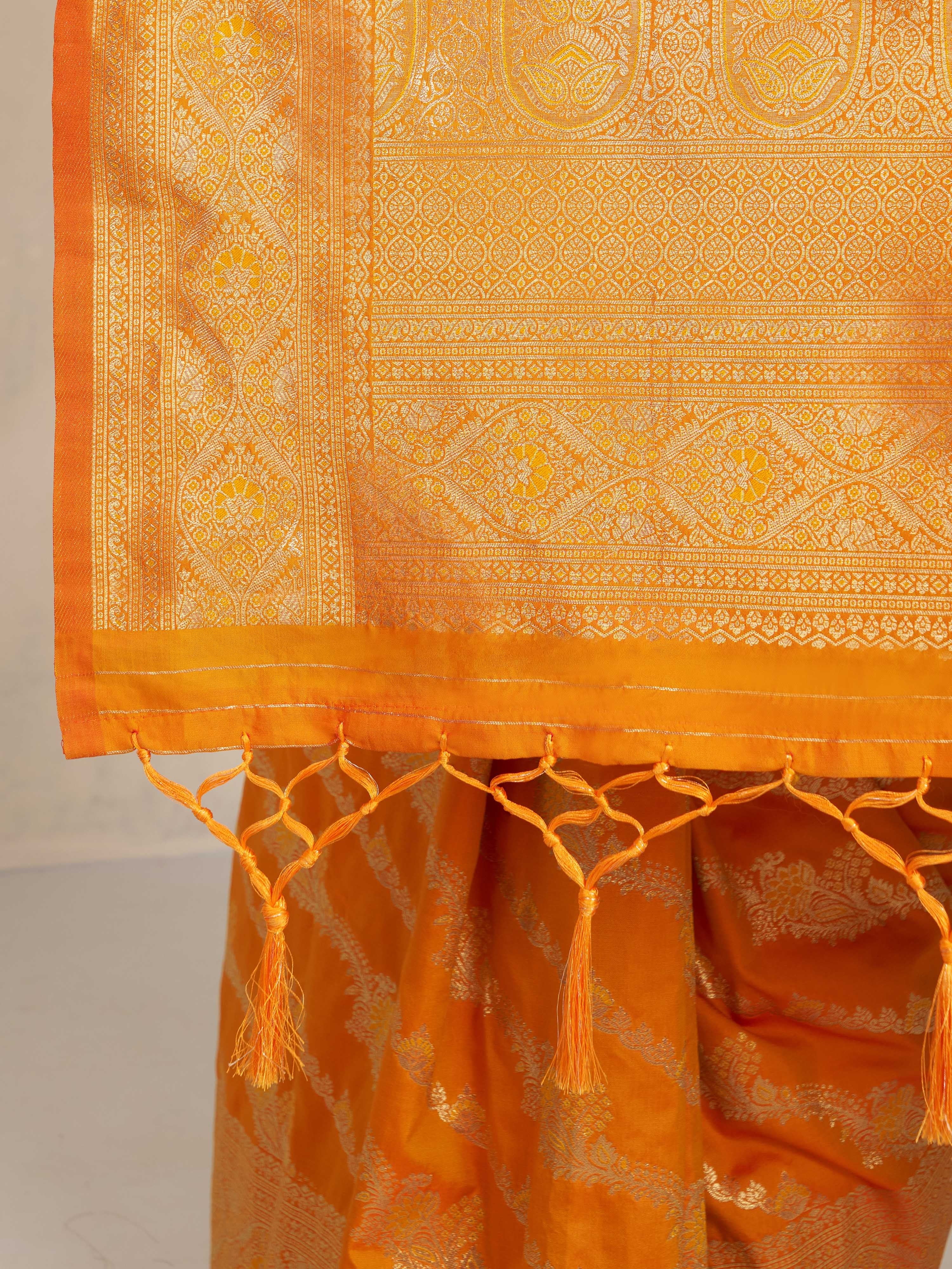 Women's Orange Cotton-Silk Ethnic Motifs Saree With Unstitched Blouse Piece