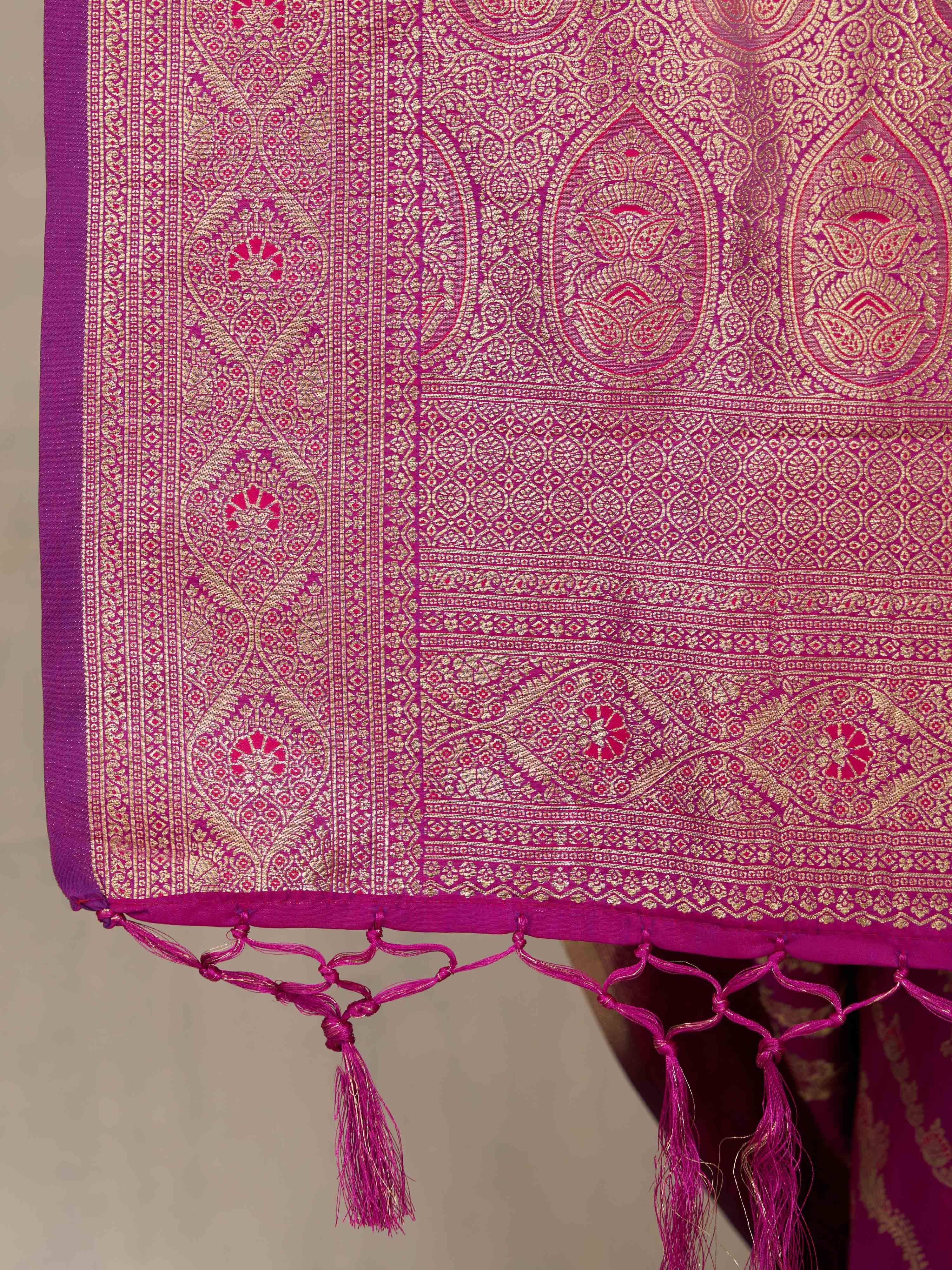 Women's Purple Cotton-Silk Ethnic Motifs Saree With Unstitched Blouse Piece