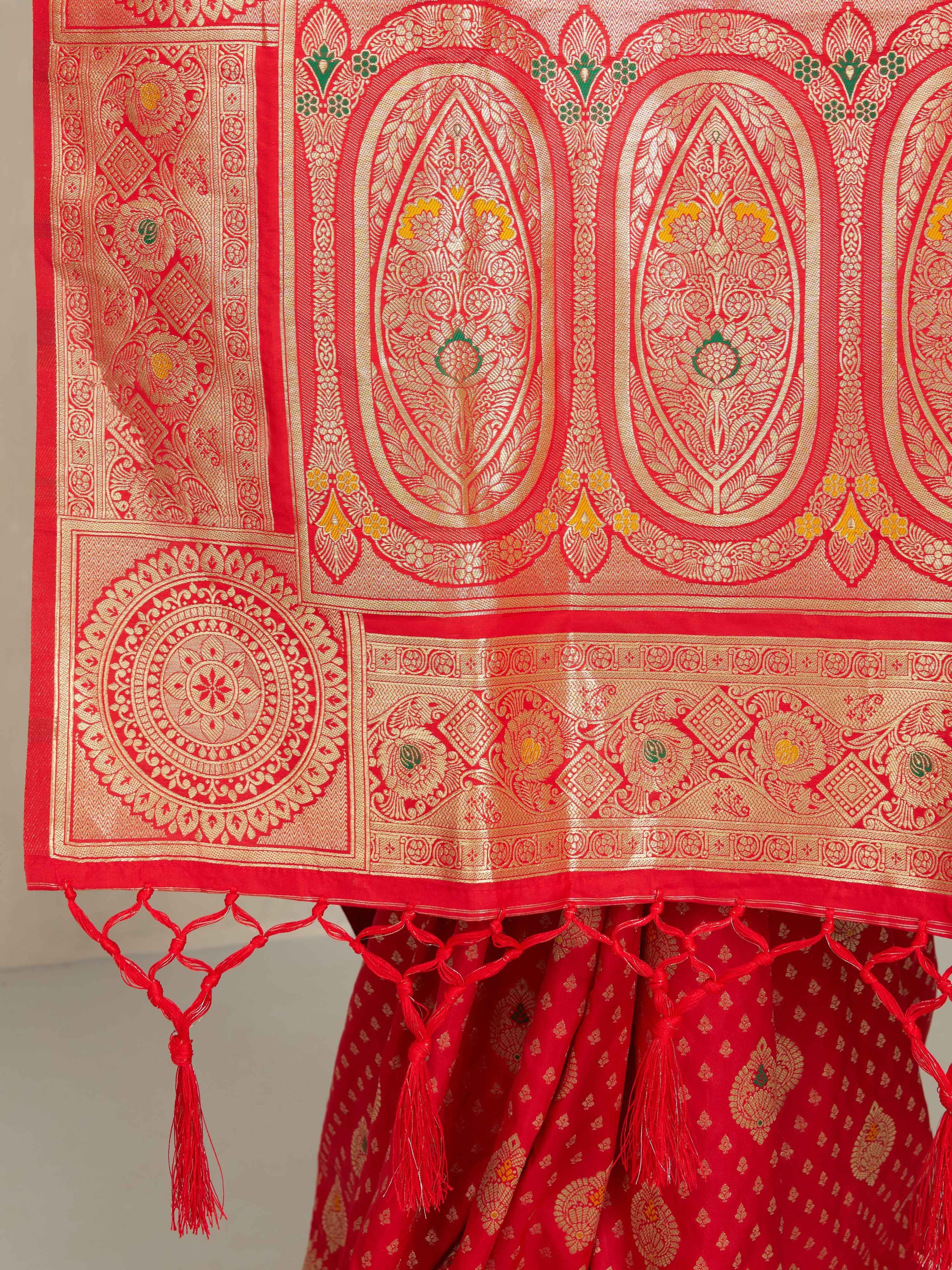 Women's Red Cotton-Silk Ethnic Motifs Saree With Unstitched Blouse Piece
