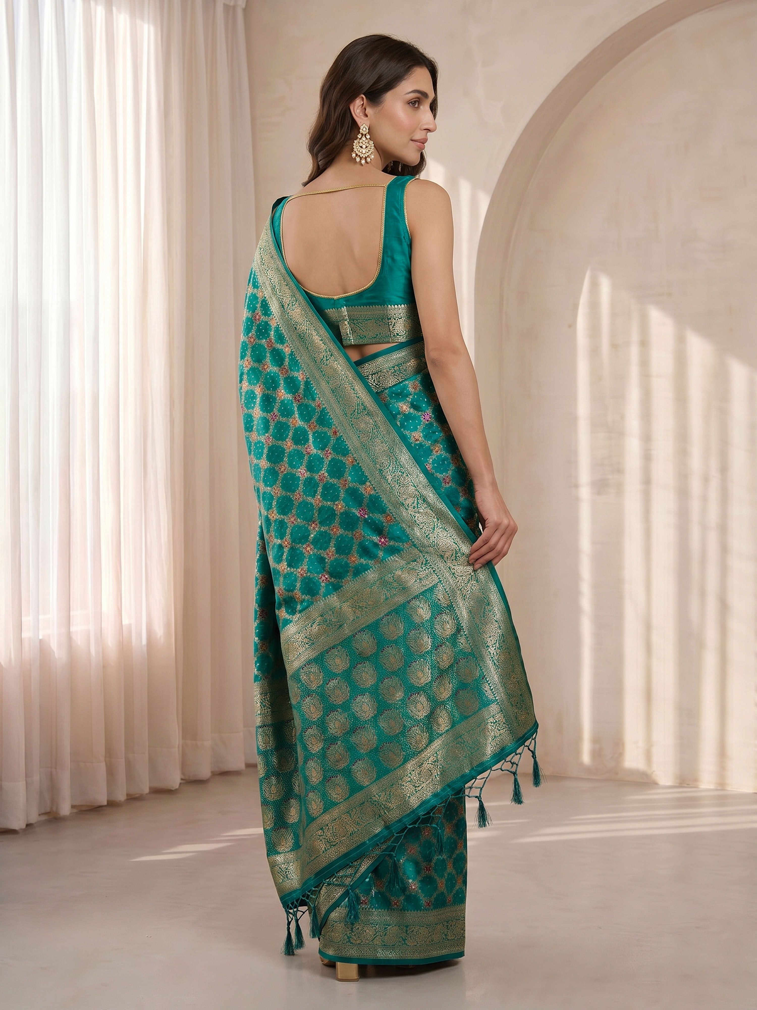 Women's Green Cotton-Silk Ethnic Motifs Saree With Unstitched Blouse Piece
