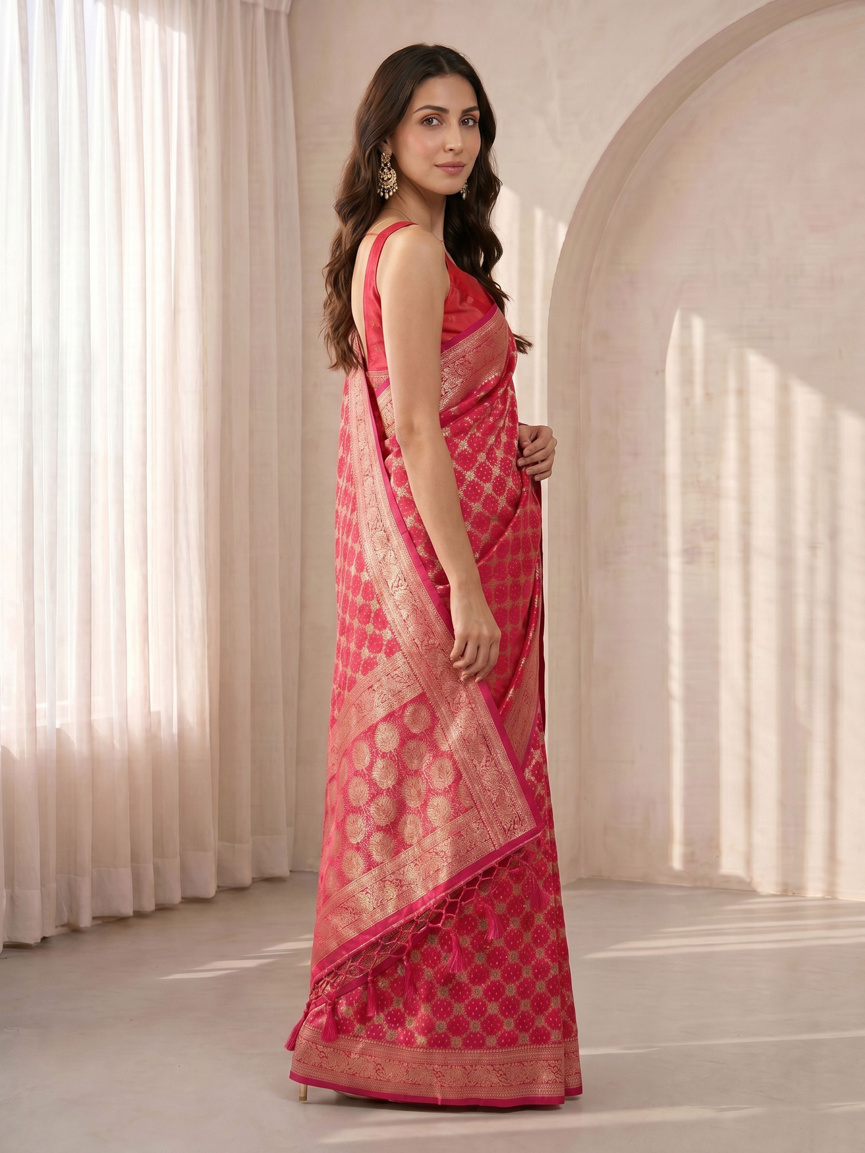 Women's Pink Cotton-Silk Ethnic Motifs Saree With Unstitched Blouse Piece