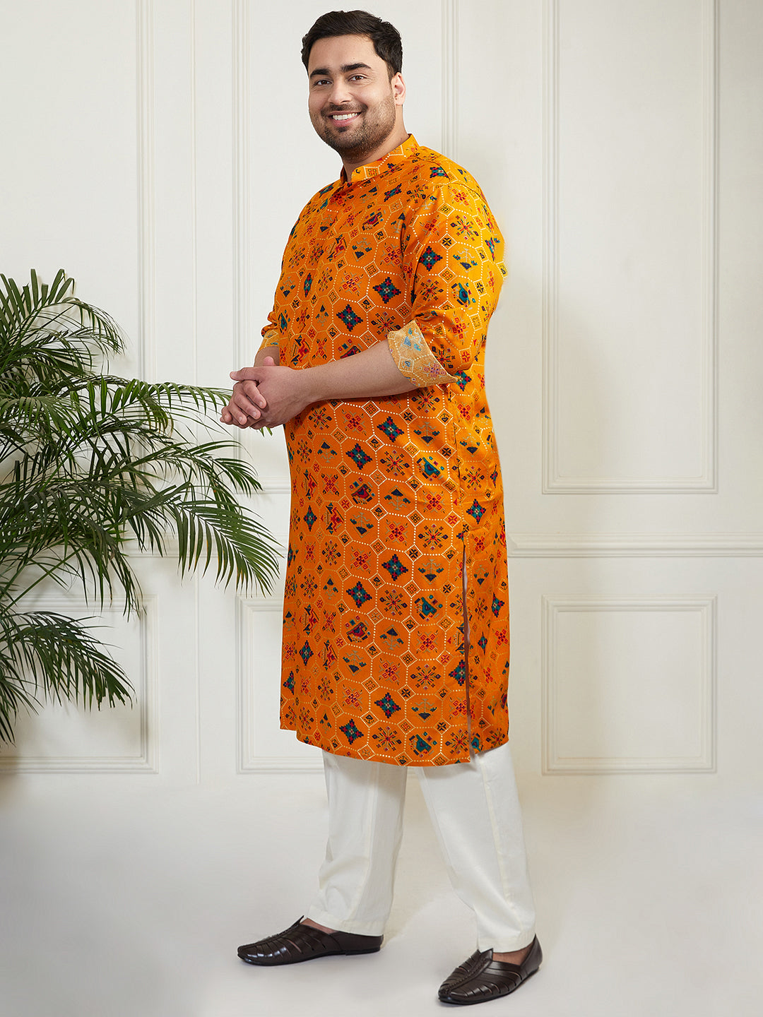 Plus Men's Yellow And Cream Cotton Blend Kurta Pyjama Set