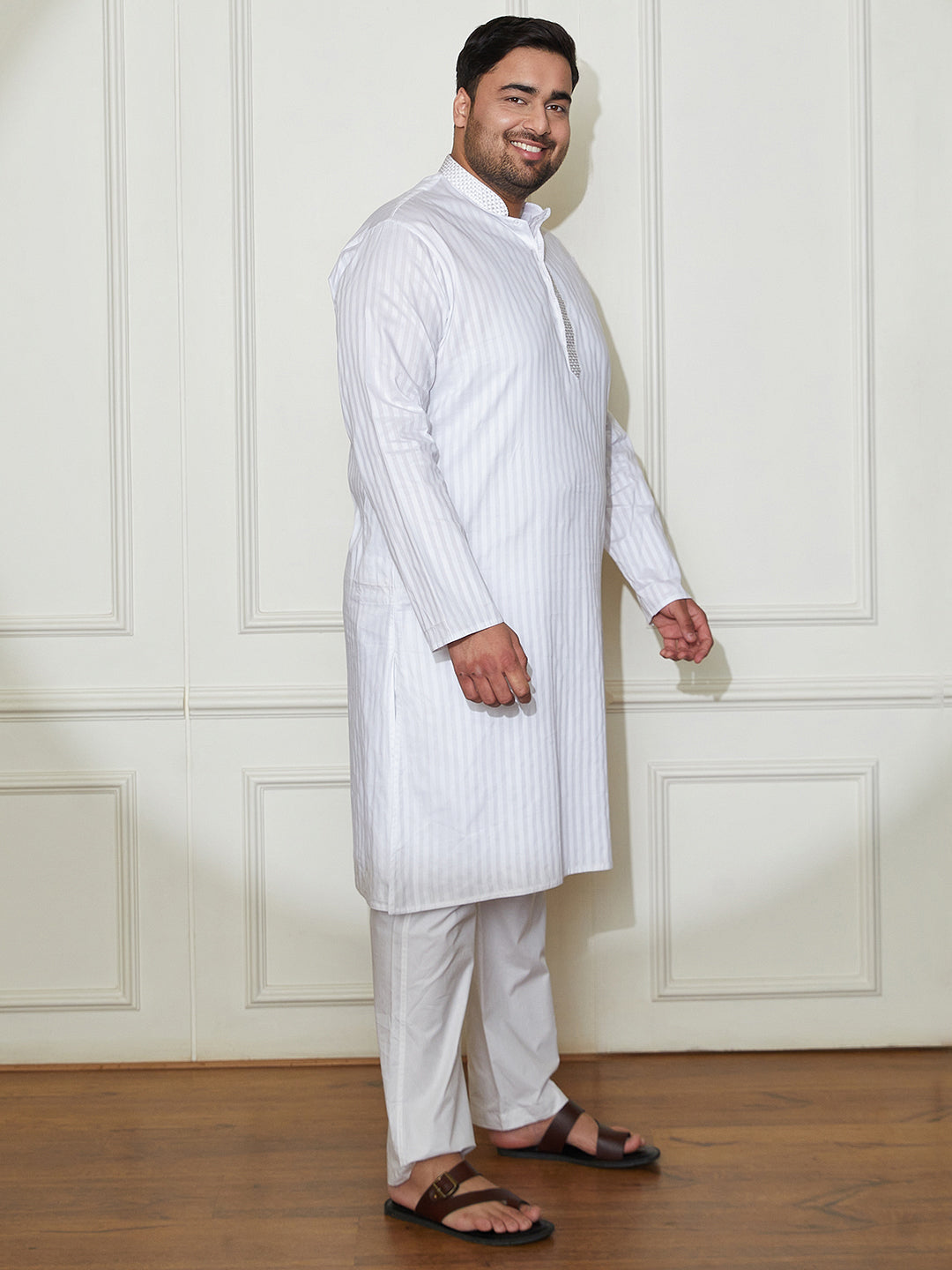 Plus Men's White Cotton Blend Kurta Pyjama Set